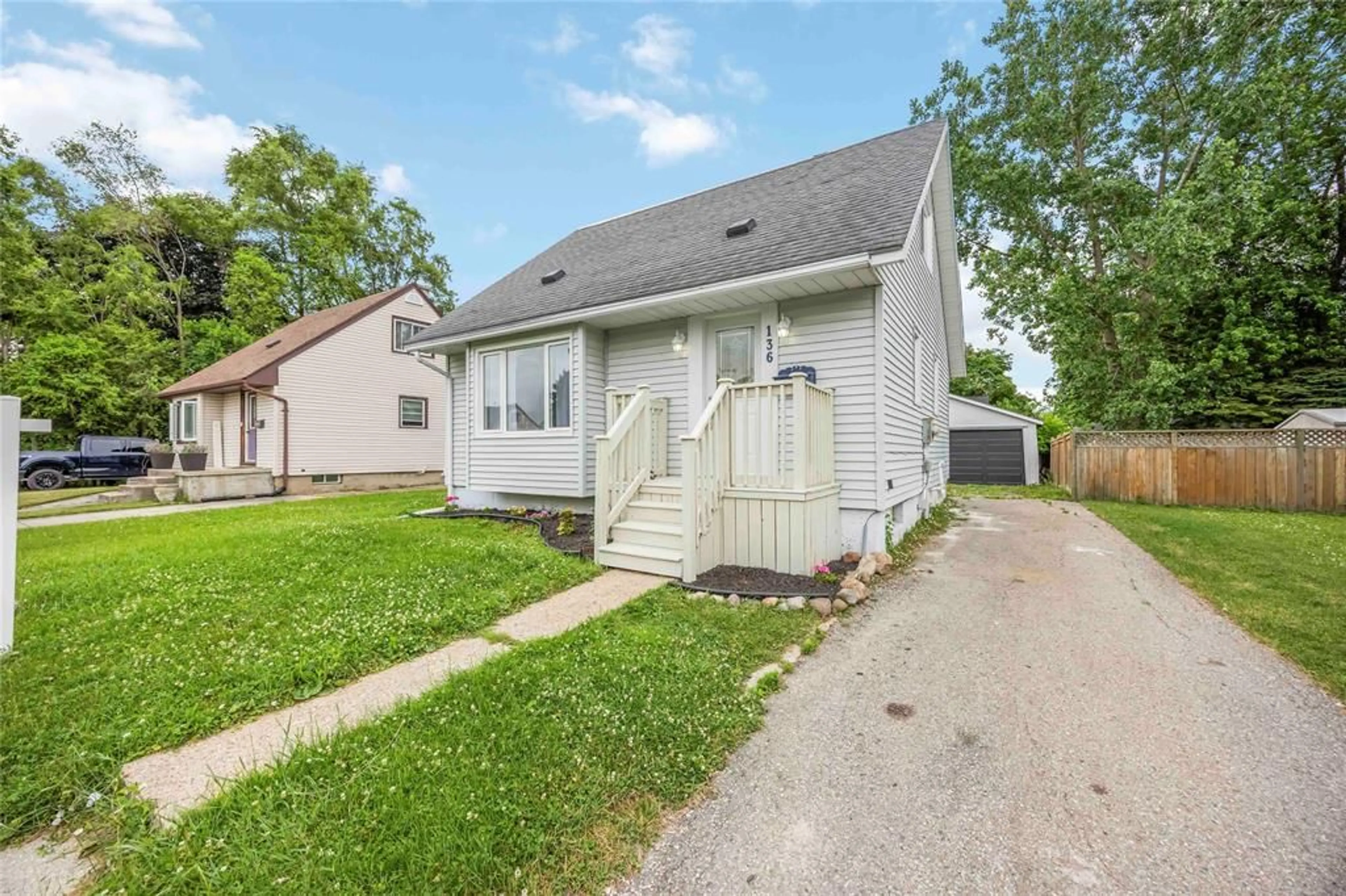 Unknown for 136 CHESTNUT Ave, Sarnia Ontario N7T 4L8
