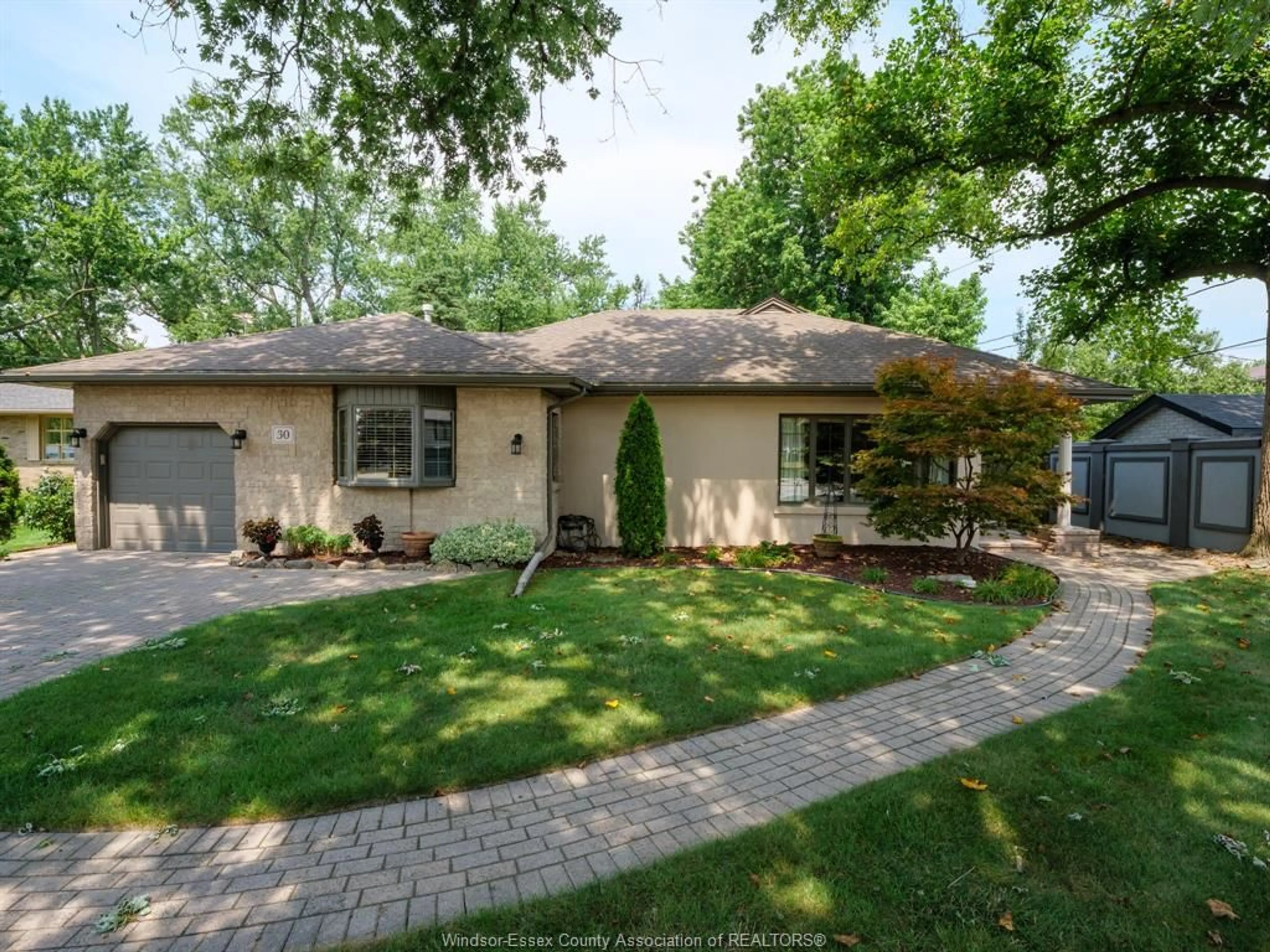 Unknown for 30 Cabana, Windsor Ontario N9G 1A2