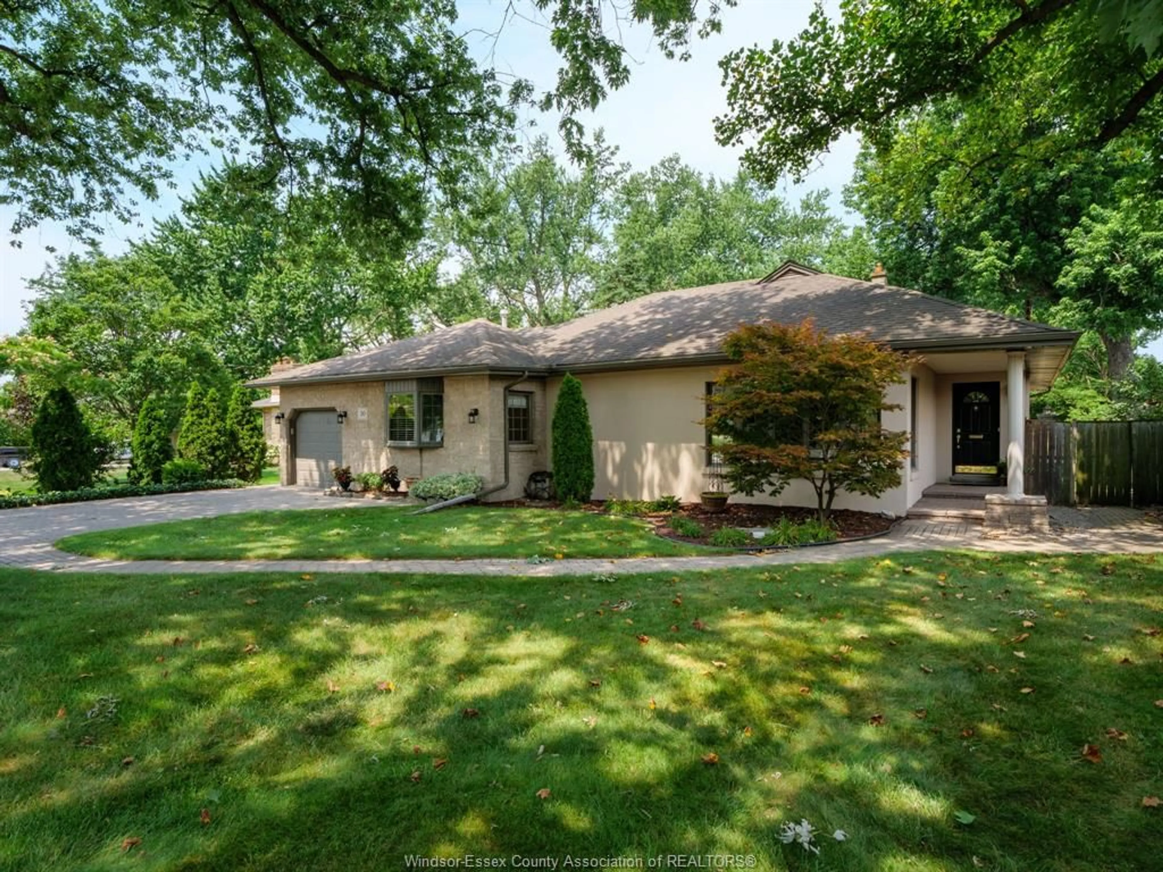 Unknown for 30 Cabana, Windsor Ontario N9G 1A2