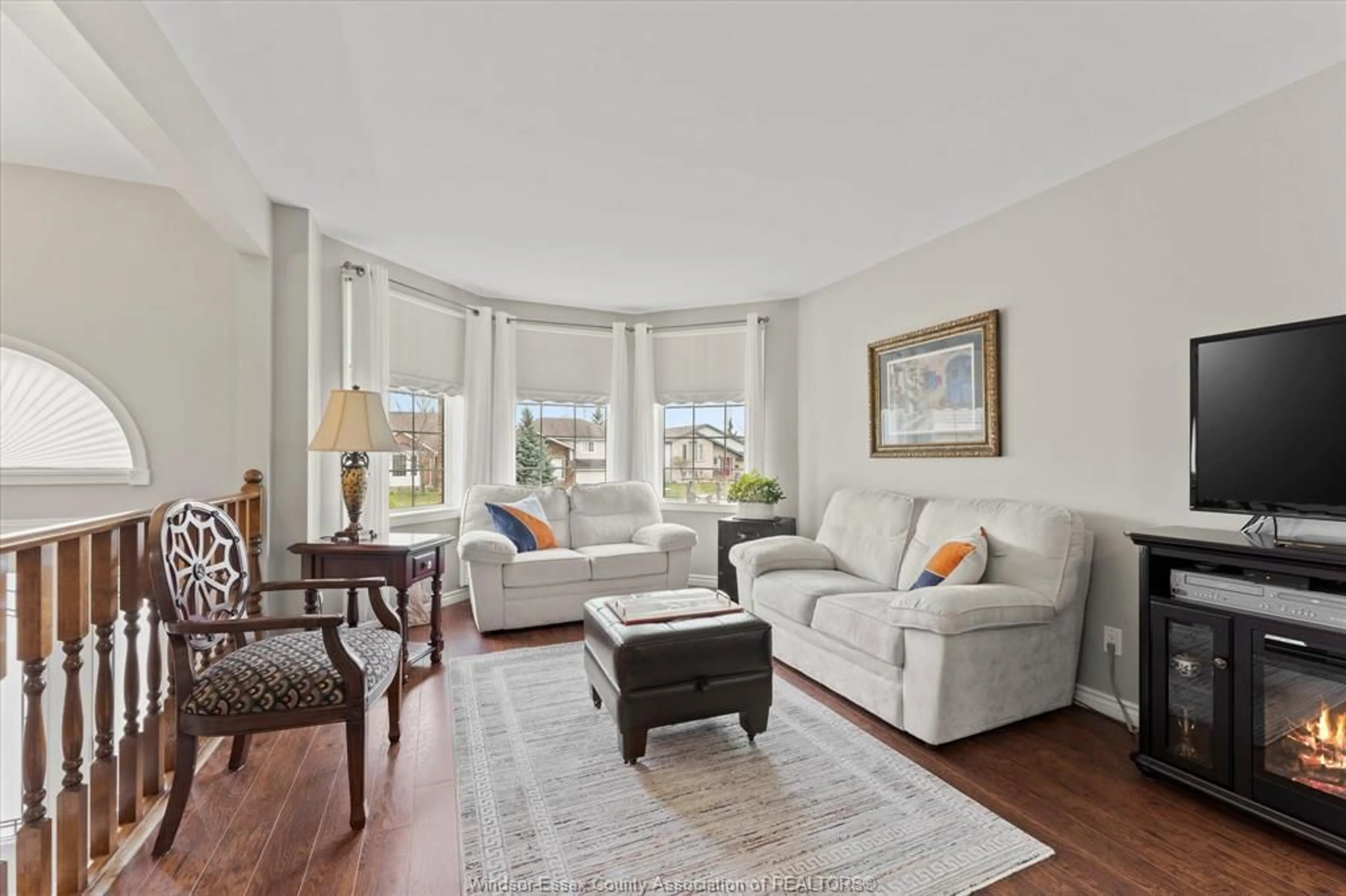 Living room with furniture, unknown for 36 Rose Ave, Tilbury Ontario N0P 2L0