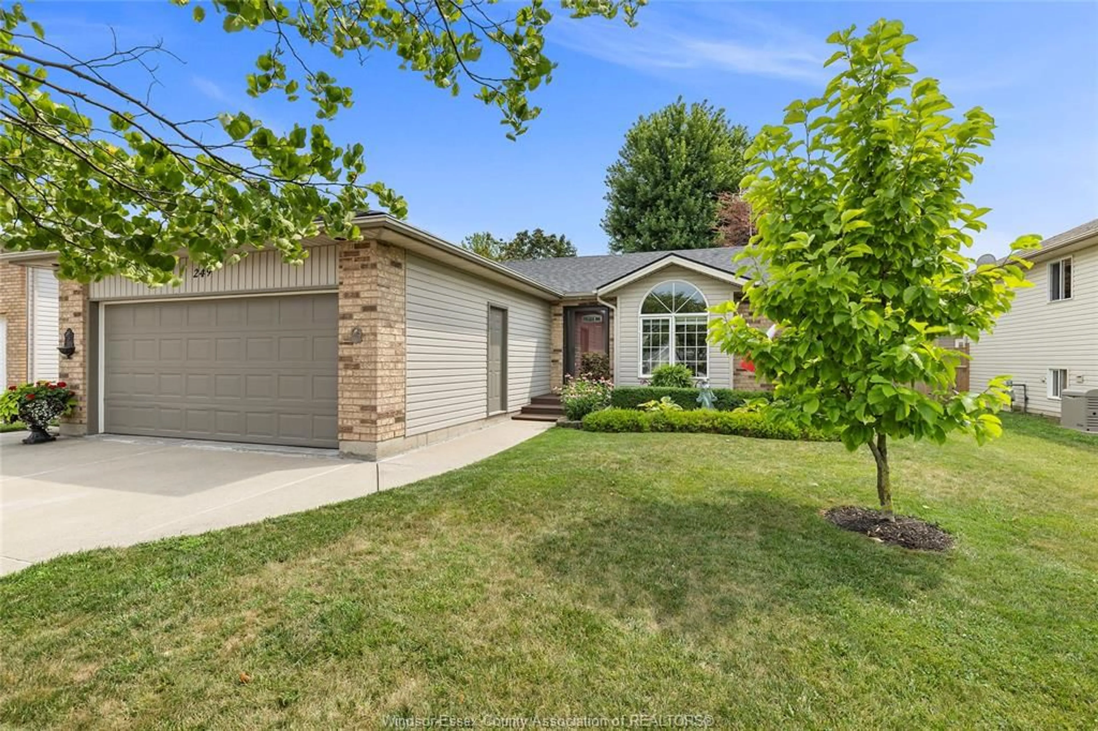 Home with brick exterior material, street for 249 WELLINGTON, Harrow Ontario N0R 1G0