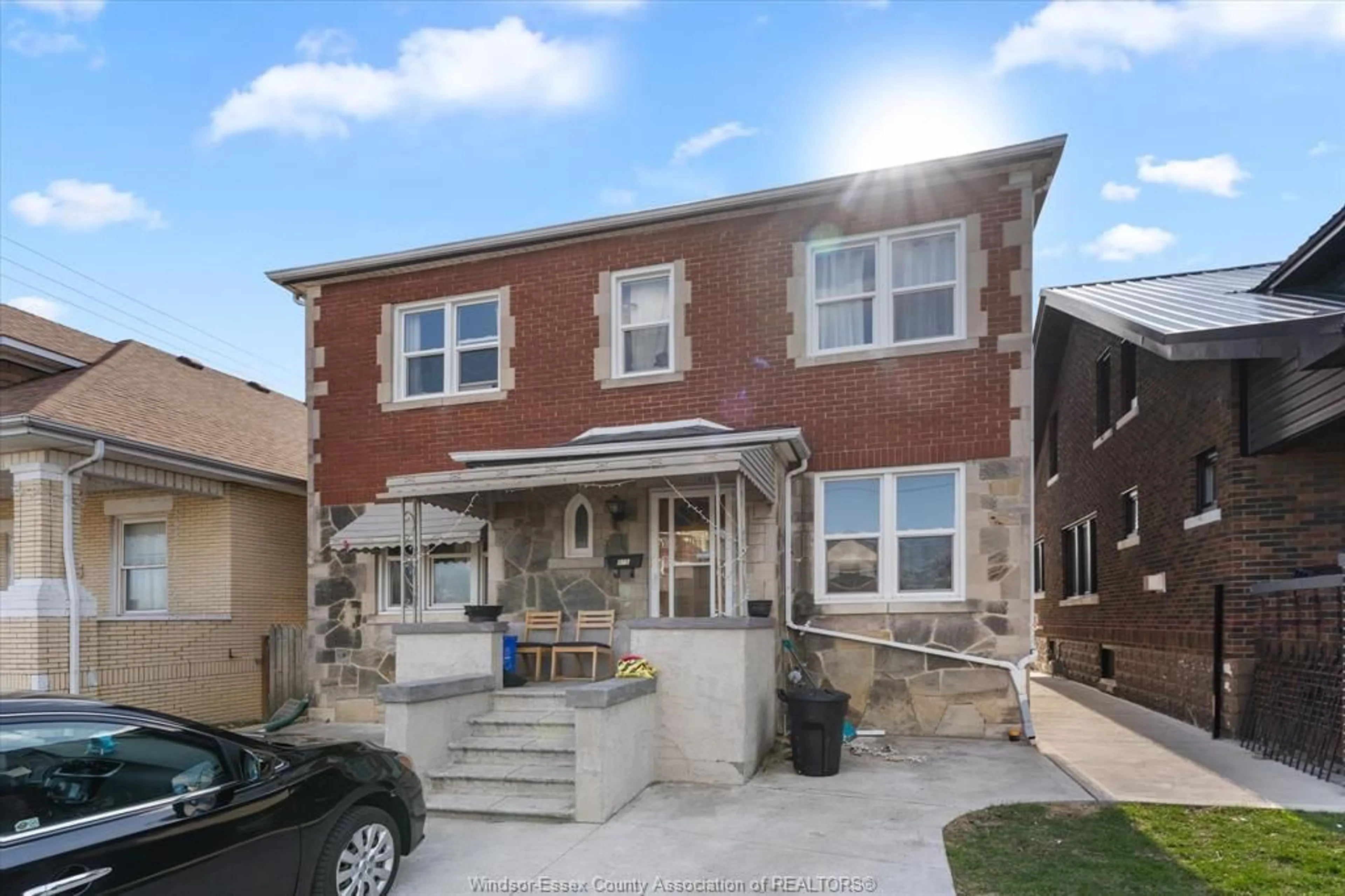 Home with brick exterior material, street for 975 PARENT, Windsor Ontario N9A 2E2