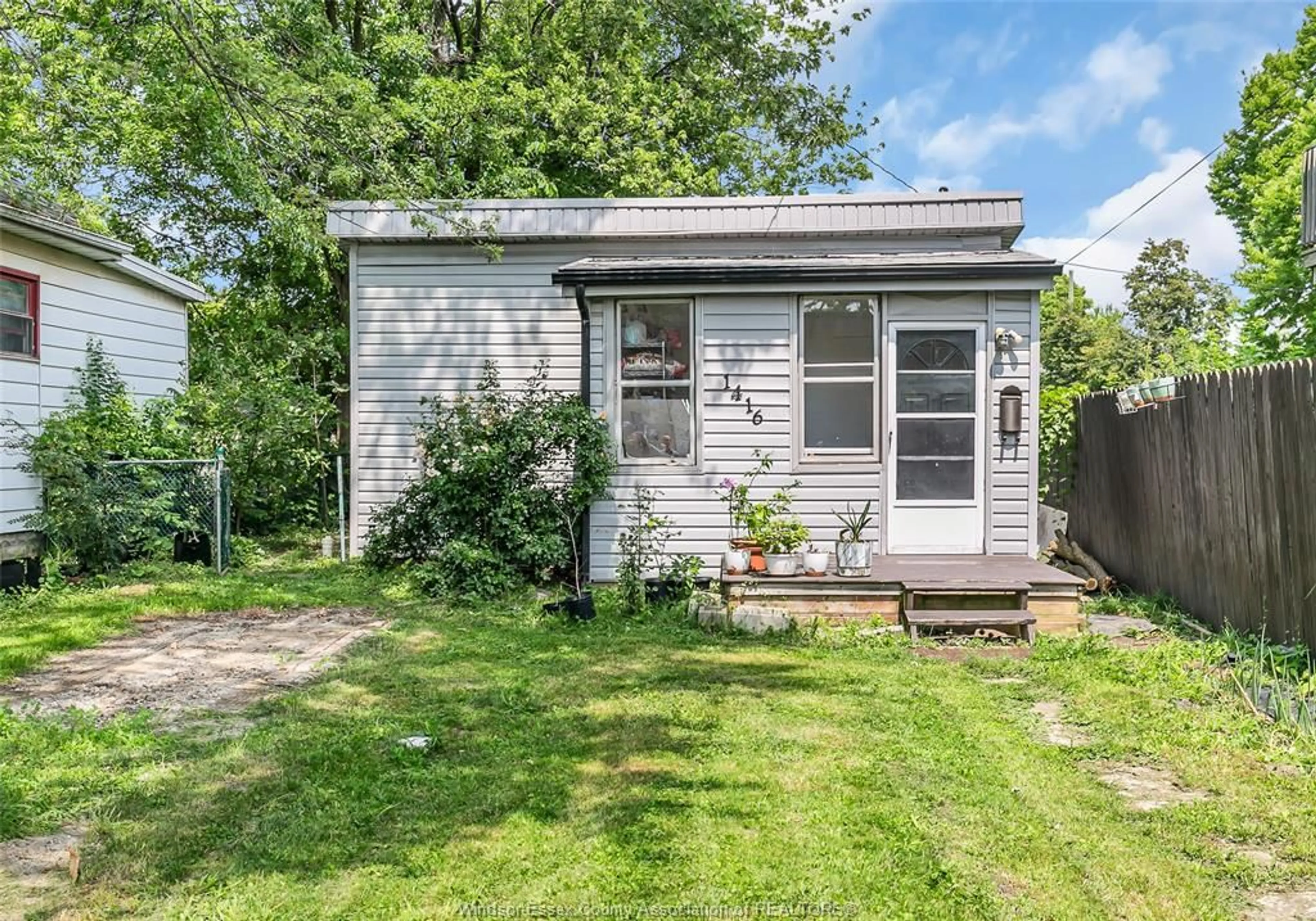 Shed for 1416 ROONEY, Windsor Ontario N9B 1K8