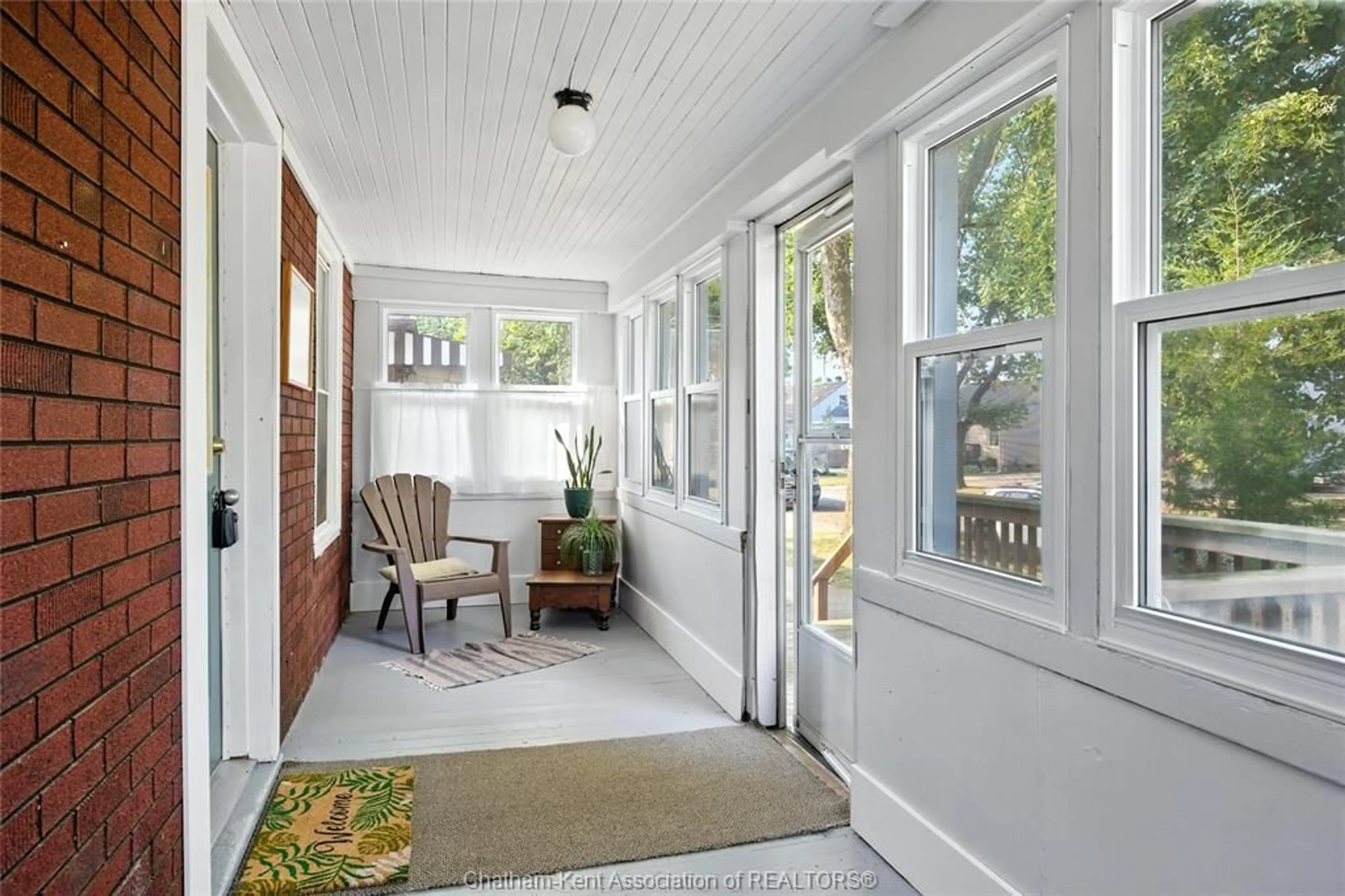 Indoor entryway for 1436 Labadie Rd, Windsor Ontario N8Y 4H1