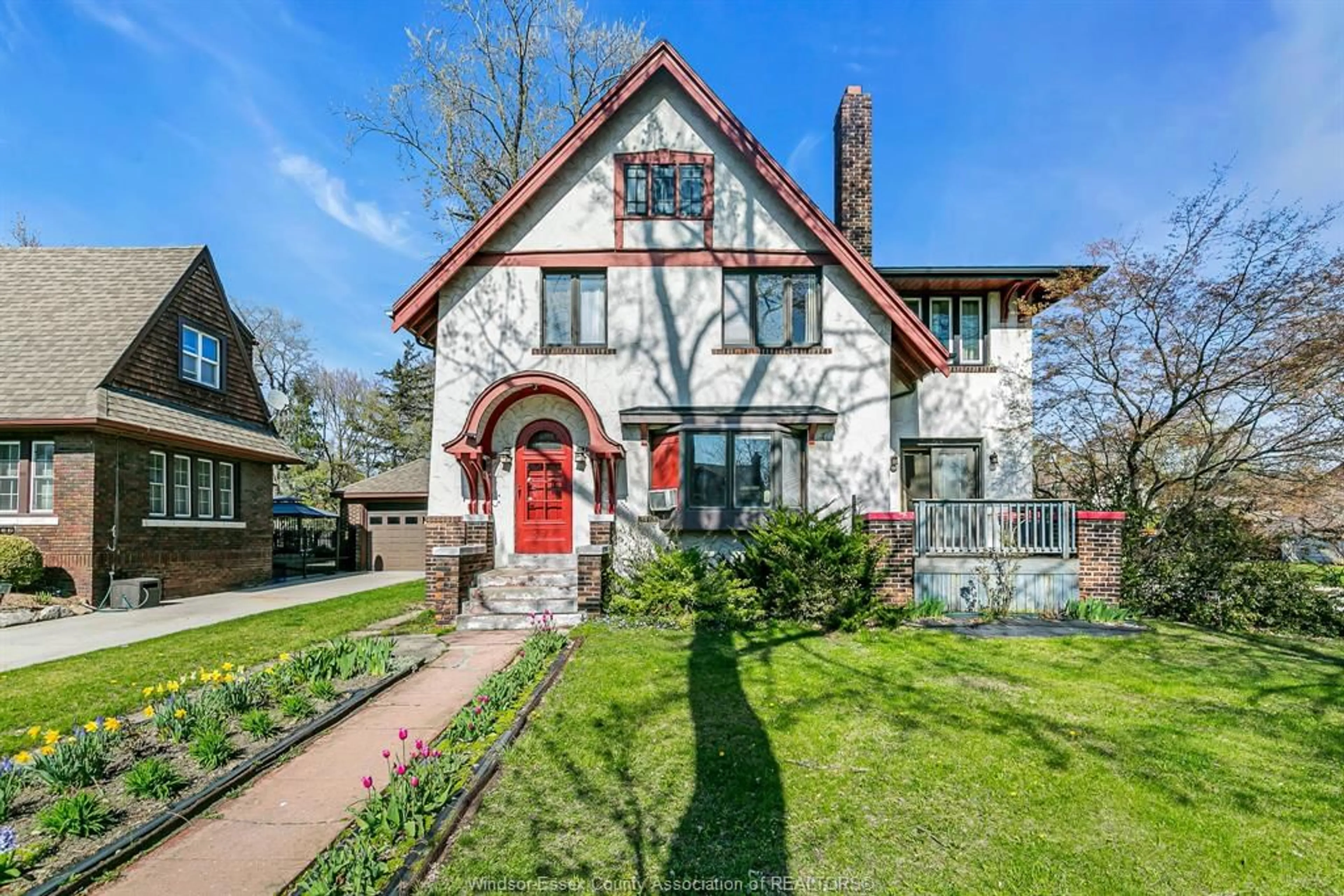 Home with brick exterior material, street for 394 ASKIN Ave, Windsor Ontario N9B 2X2