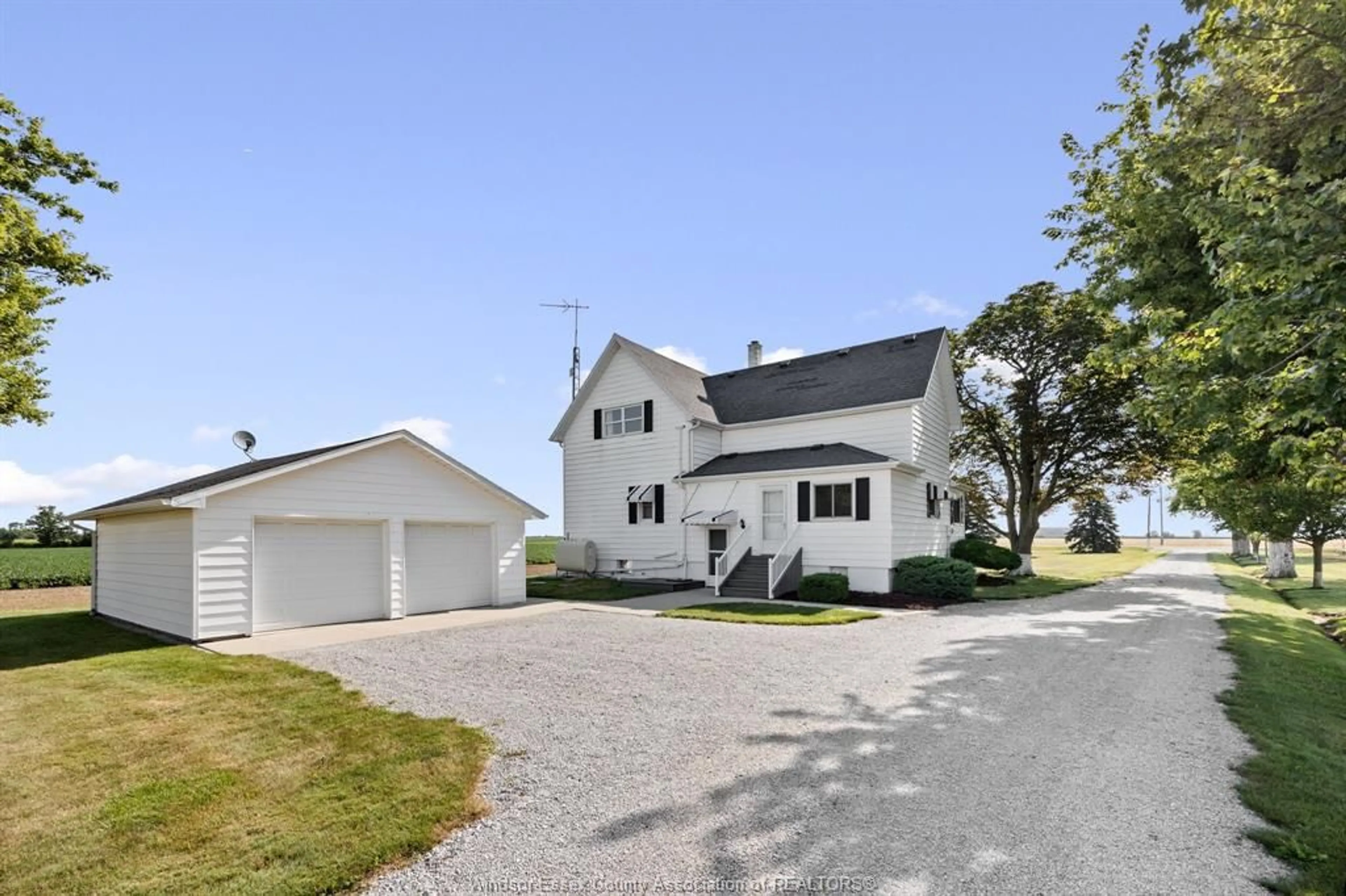 A pic from outside/outdoor area/front of a property/back of a property/a pic from drone, street for 4437 KEMPLINE, Tilbury Ontario N0P 2L0