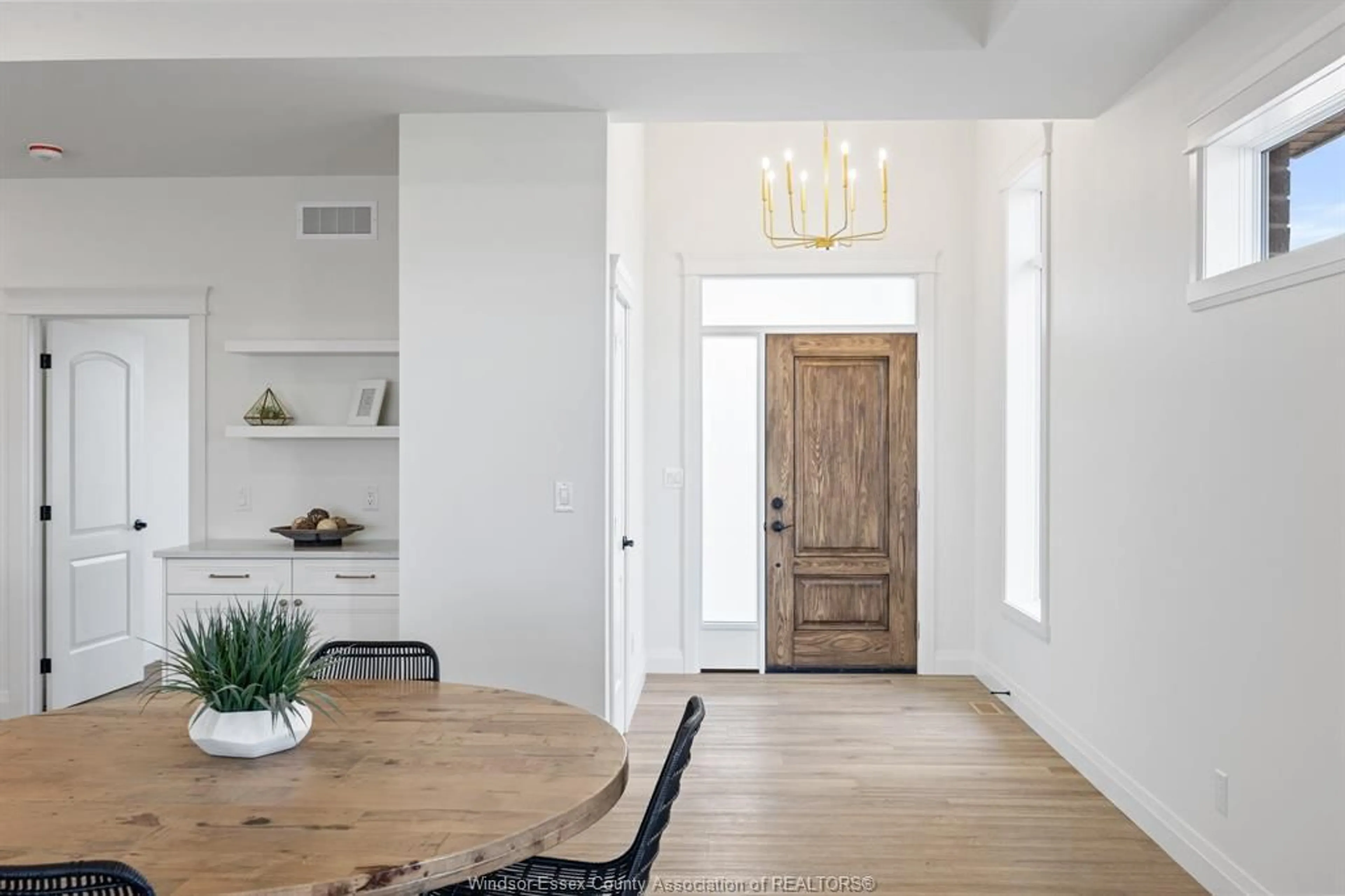 Indoor entryway for 53 GAFFAN, Kingsville Ontario N9Y 3J5