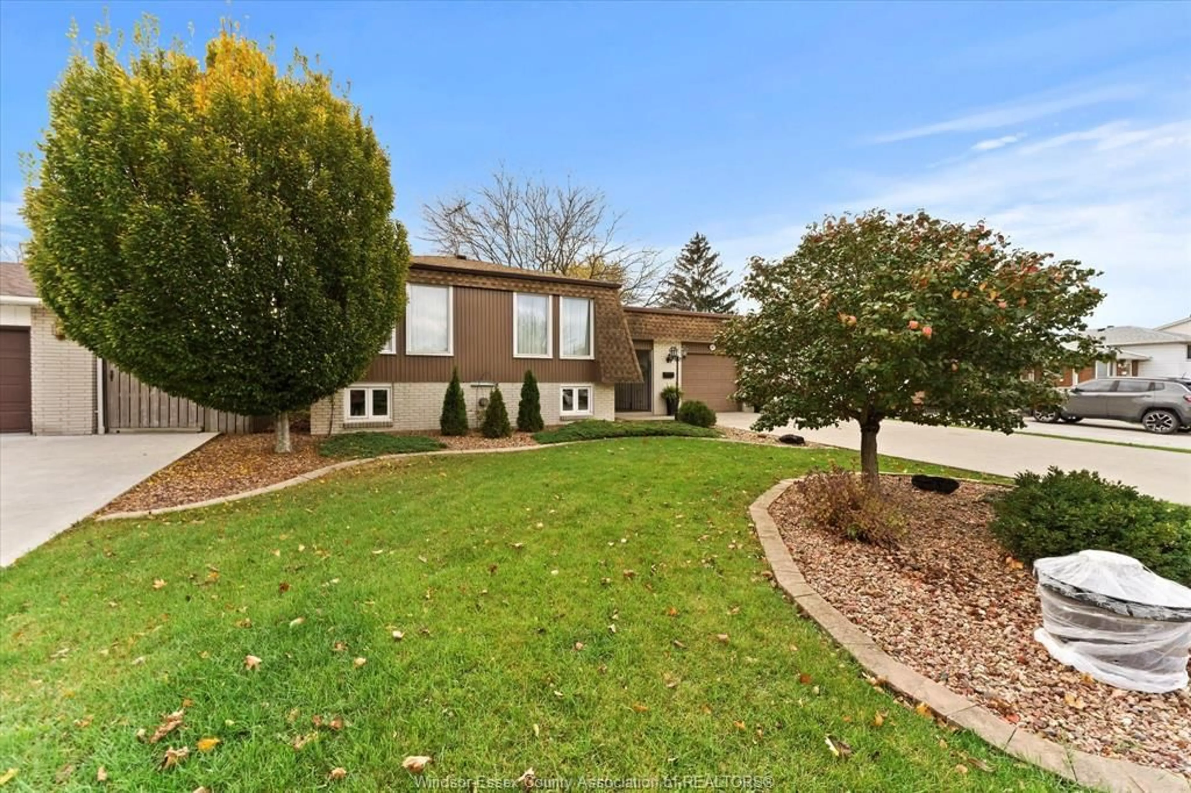 Home with brick exterior material, unknown for 467 RICHMOND St, Amherstburg Ontario N9V 3G2