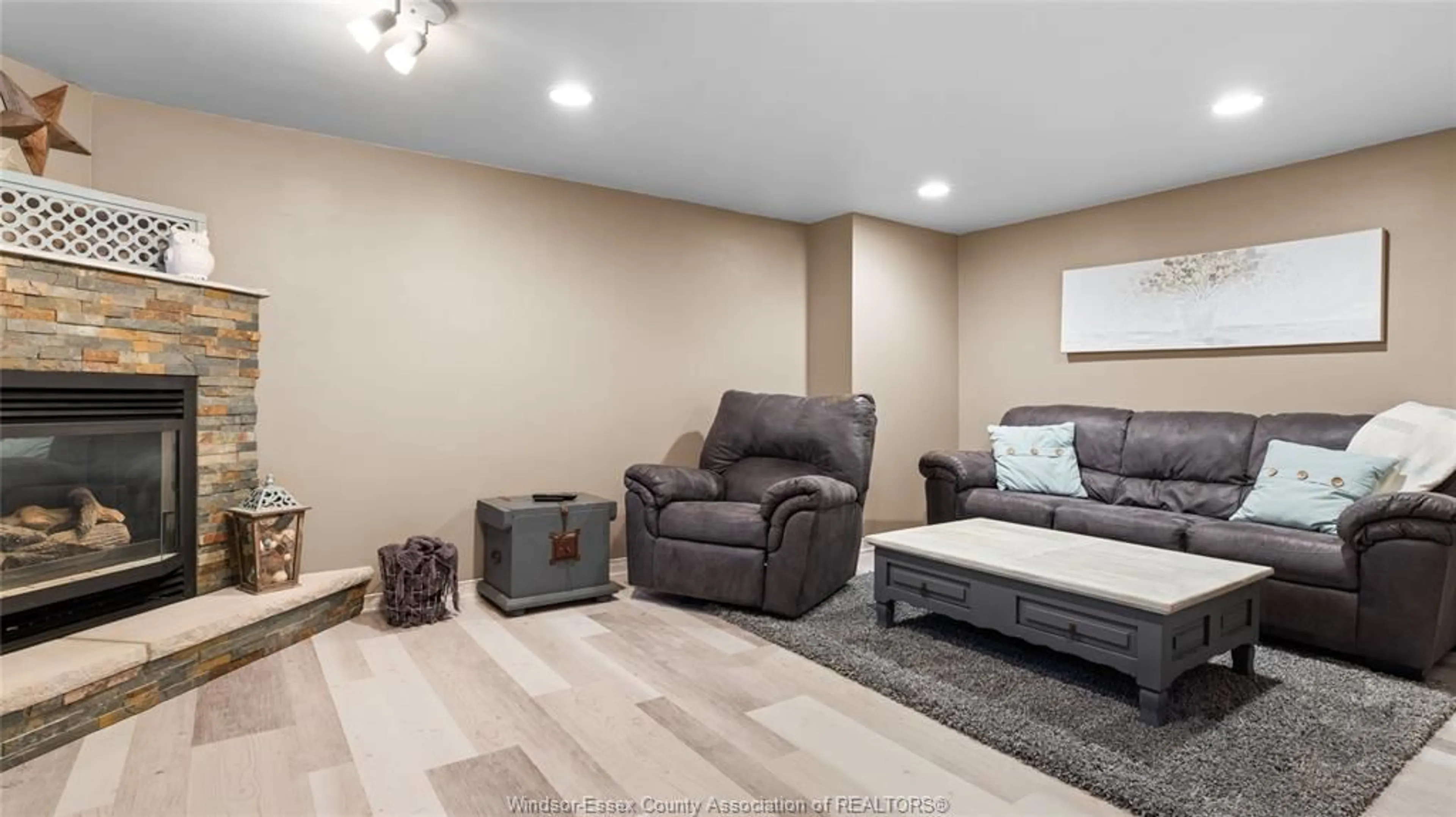 Living room with furniture, unknown for 1531 ELLROSE Ave, Windsor Ontario N8Y 3X6