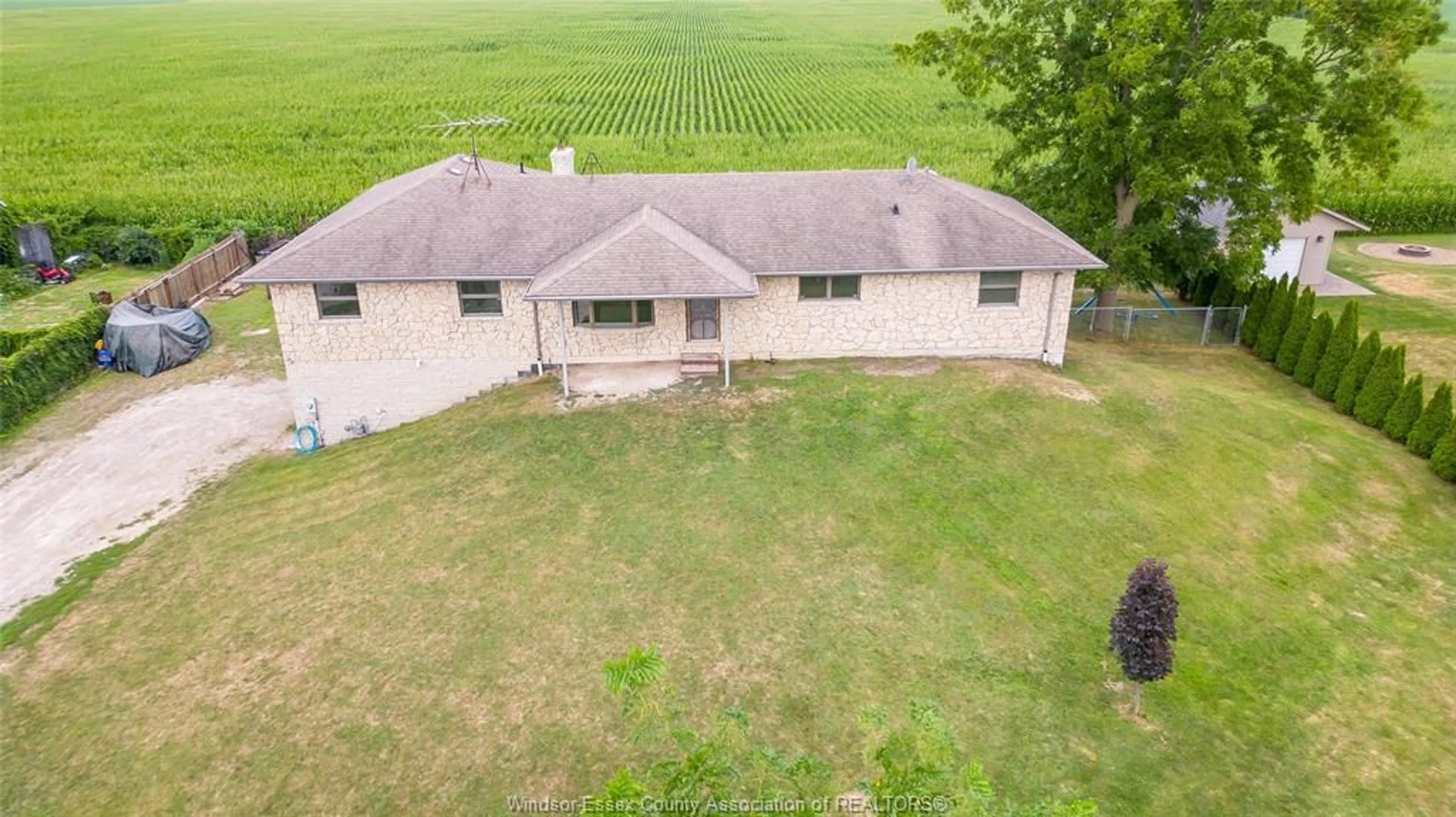 A pic from outside/outdoor area/front of a property/back of a property/a pic from drone, unknown for 4317 CONCESSION Rd, Amherstburg Ontario N9V 2Y8