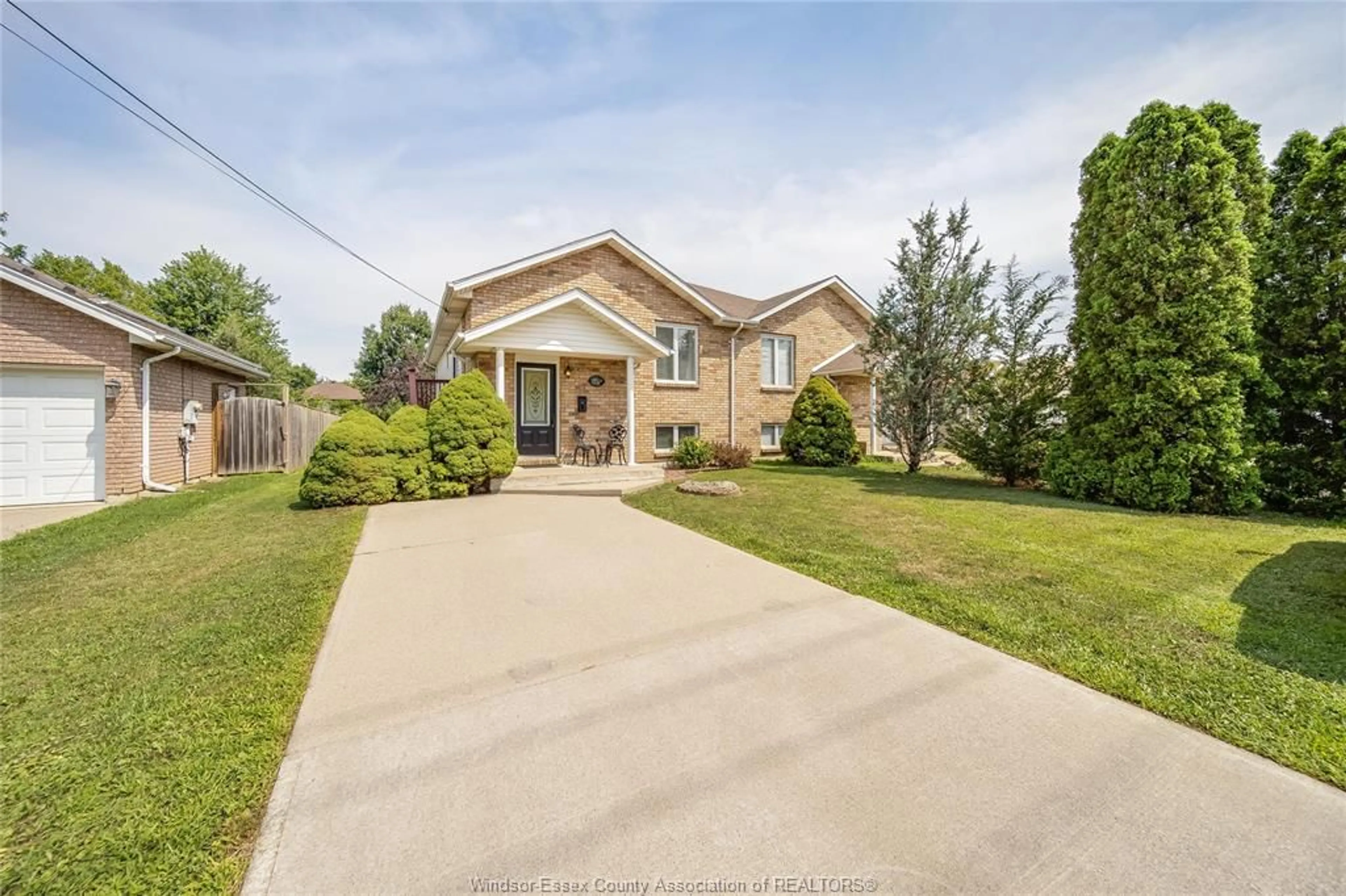 Unknown for 750 CABANA Rd, Windsor Ontario N9G 1A4