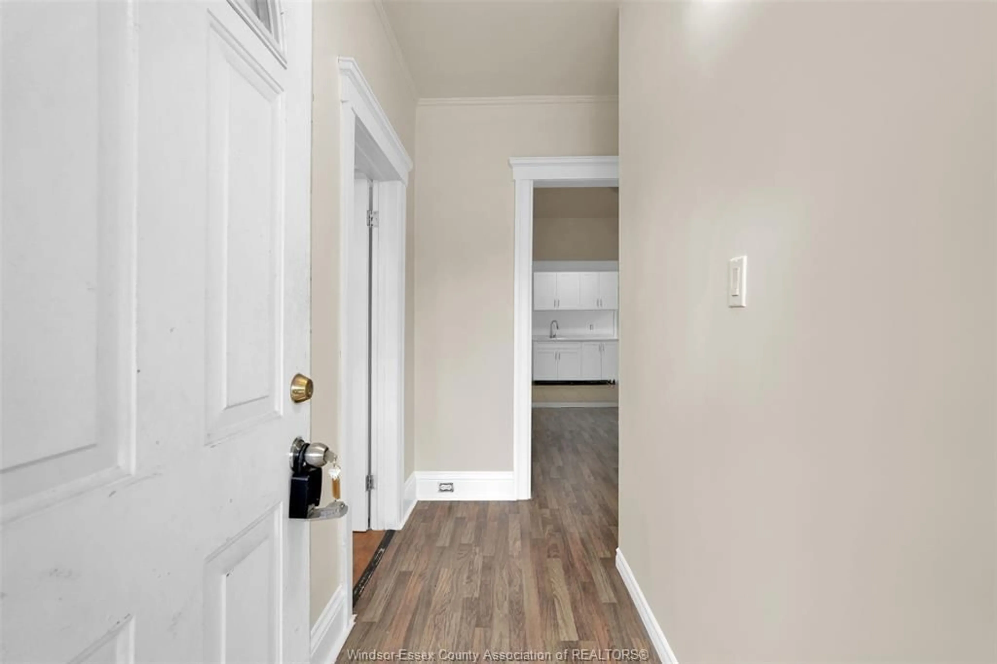 Indoor entryway for 3322 BABY St, Windsor Ontario N9C 1L1