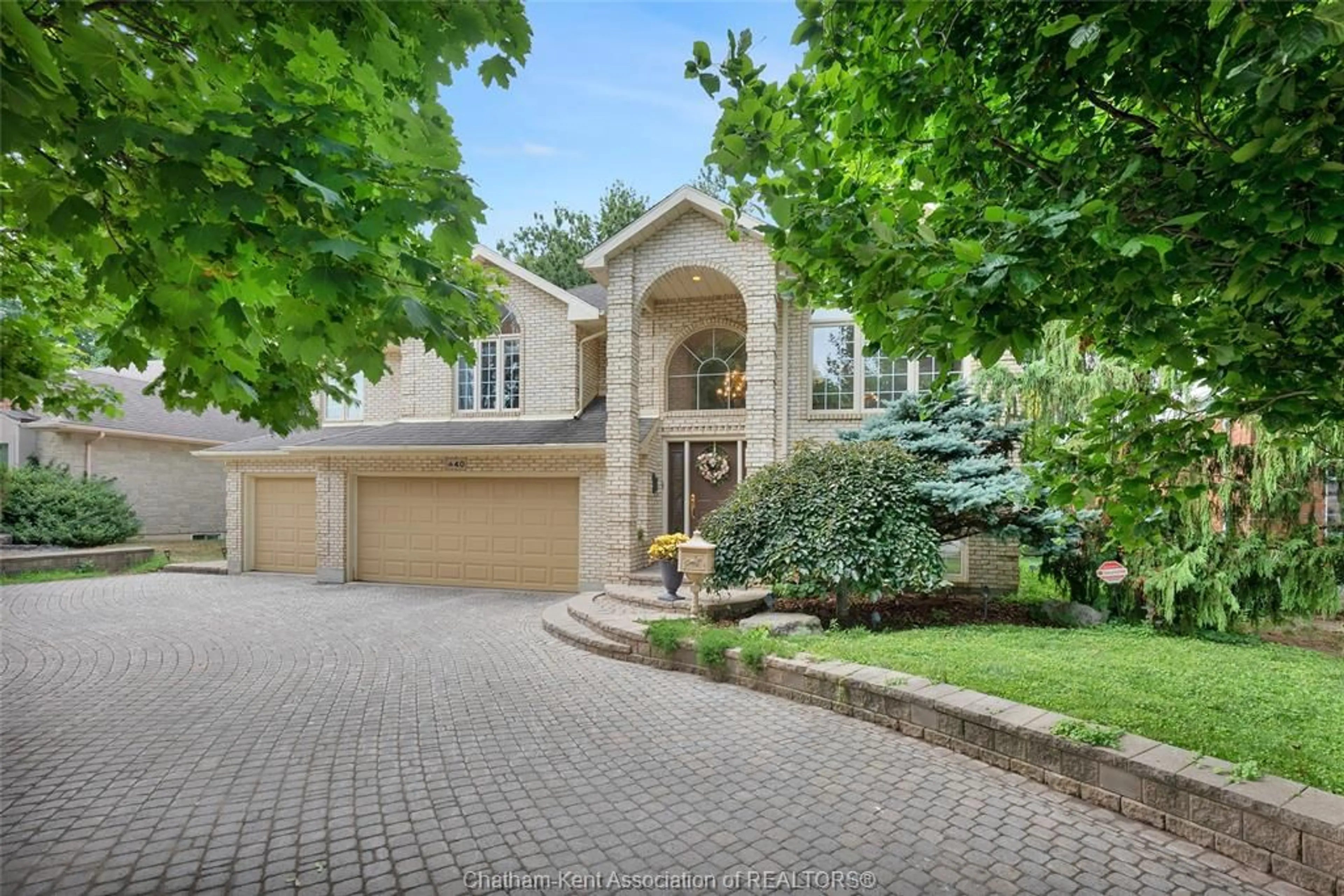 Home with brick exterior material, street for 40 BRIARDENE St, Chatham Ontario N7L 5M5