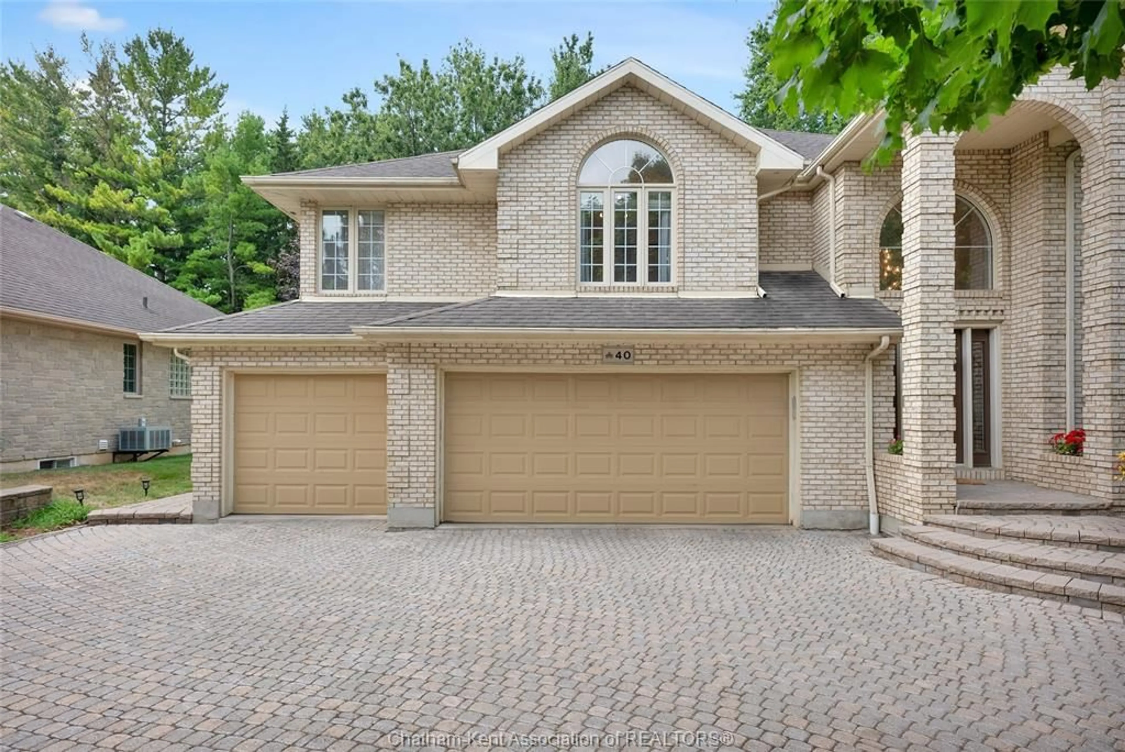 Home with brick exterior material, street for 40 BRIARDENE St, Chatham Ontario N7L 5M5