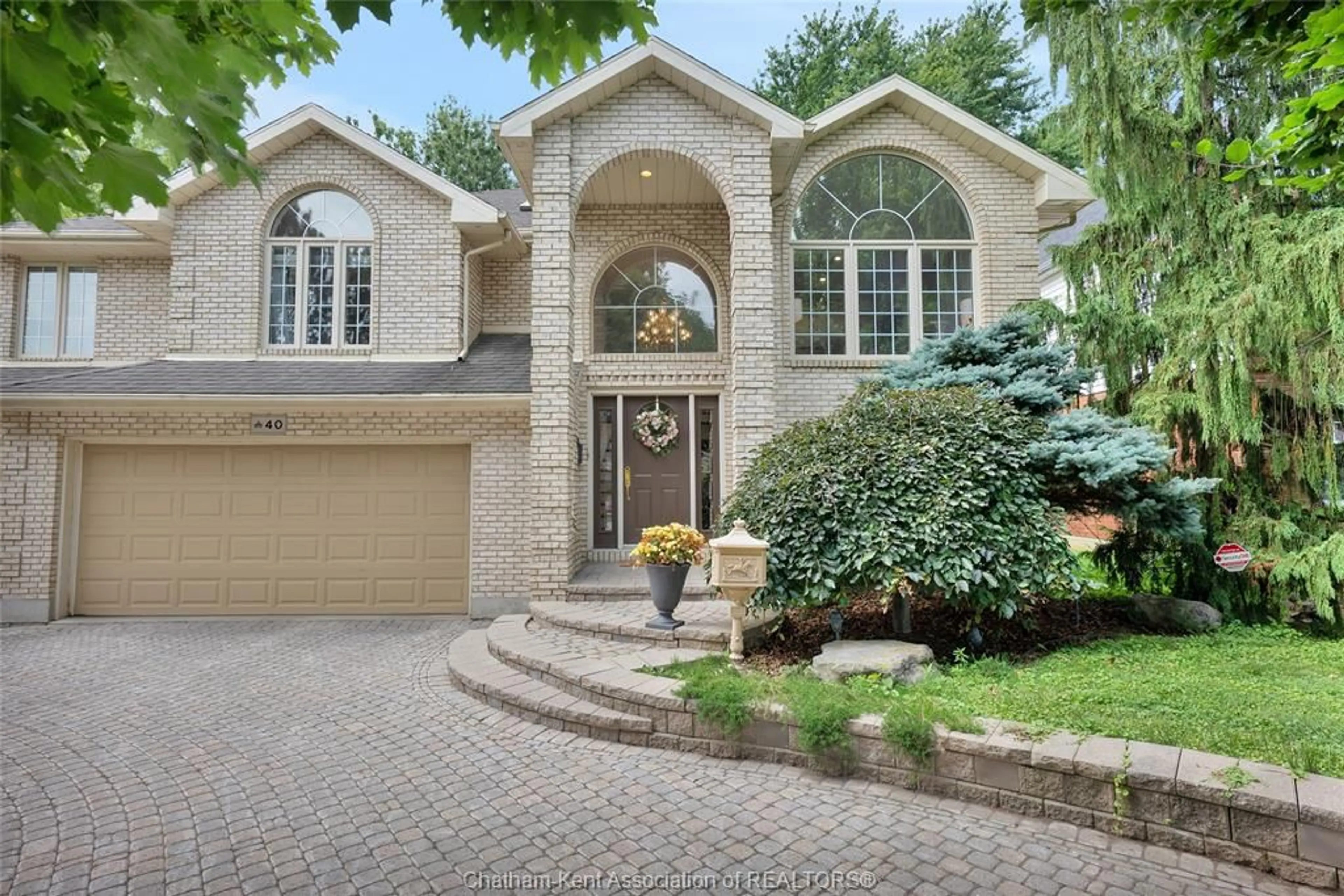 Home with brick exterior material, street for 40 BRIARDENE St, Chatham Ontario N7L 5M5