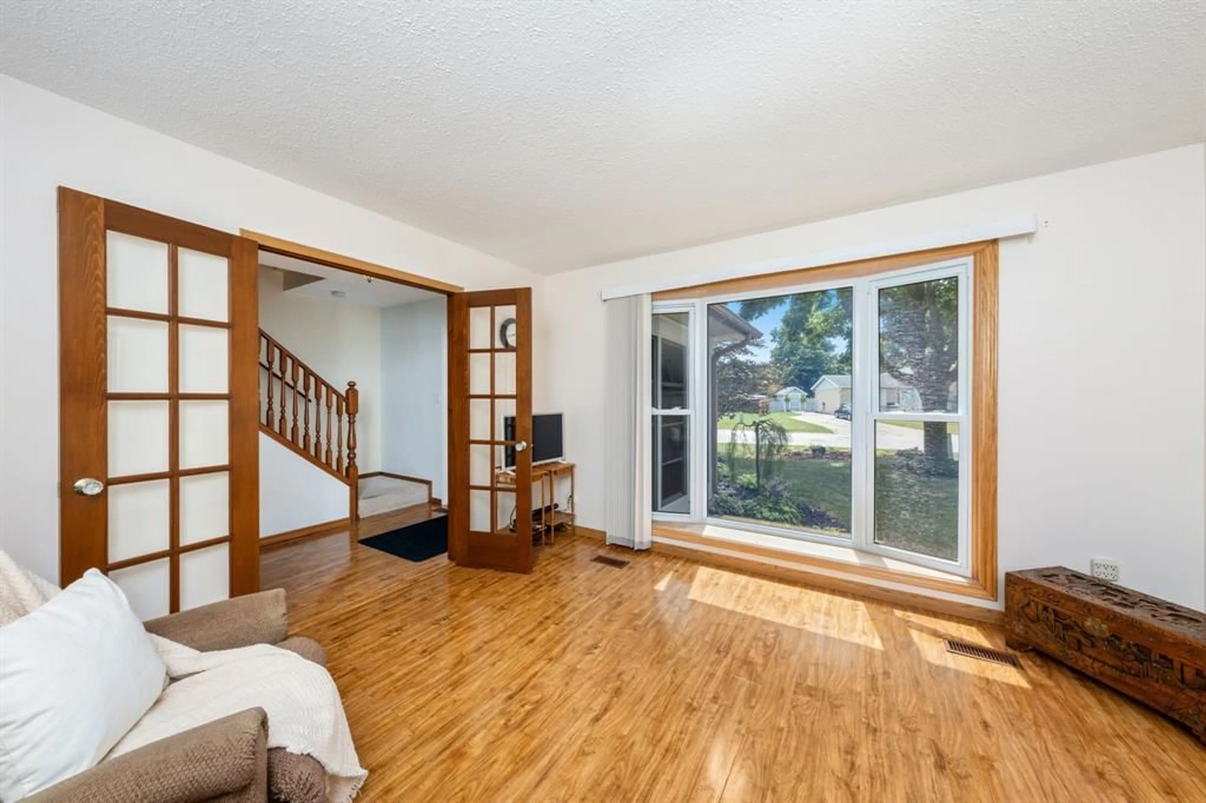 Unknown for 330 Willow Cres, St Clair Ontario N0N 1G0