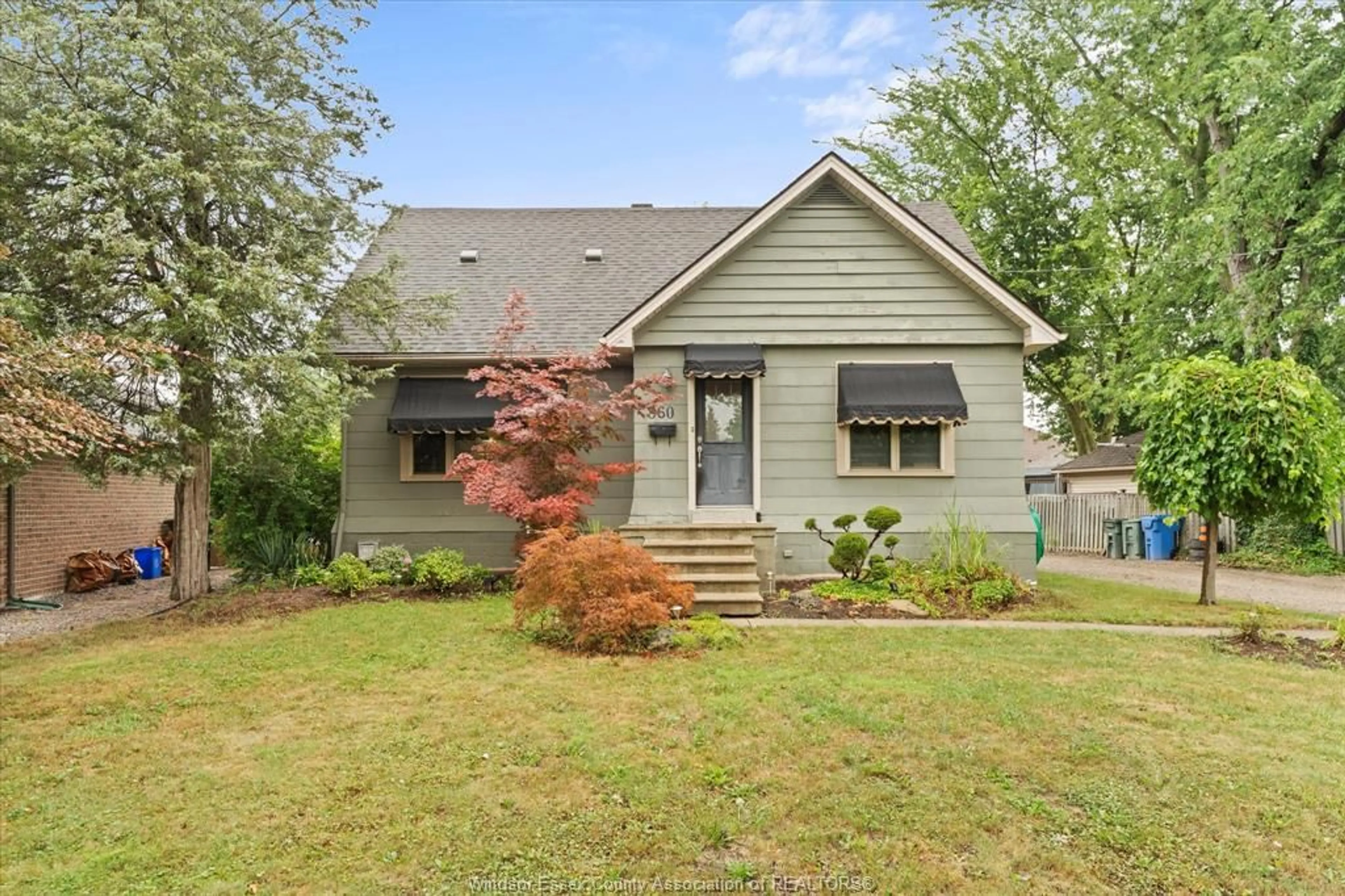Home with vinyl exterior material, street for 860 NORTH TALBOT Rd, Windsor Ontario N9G 1M7