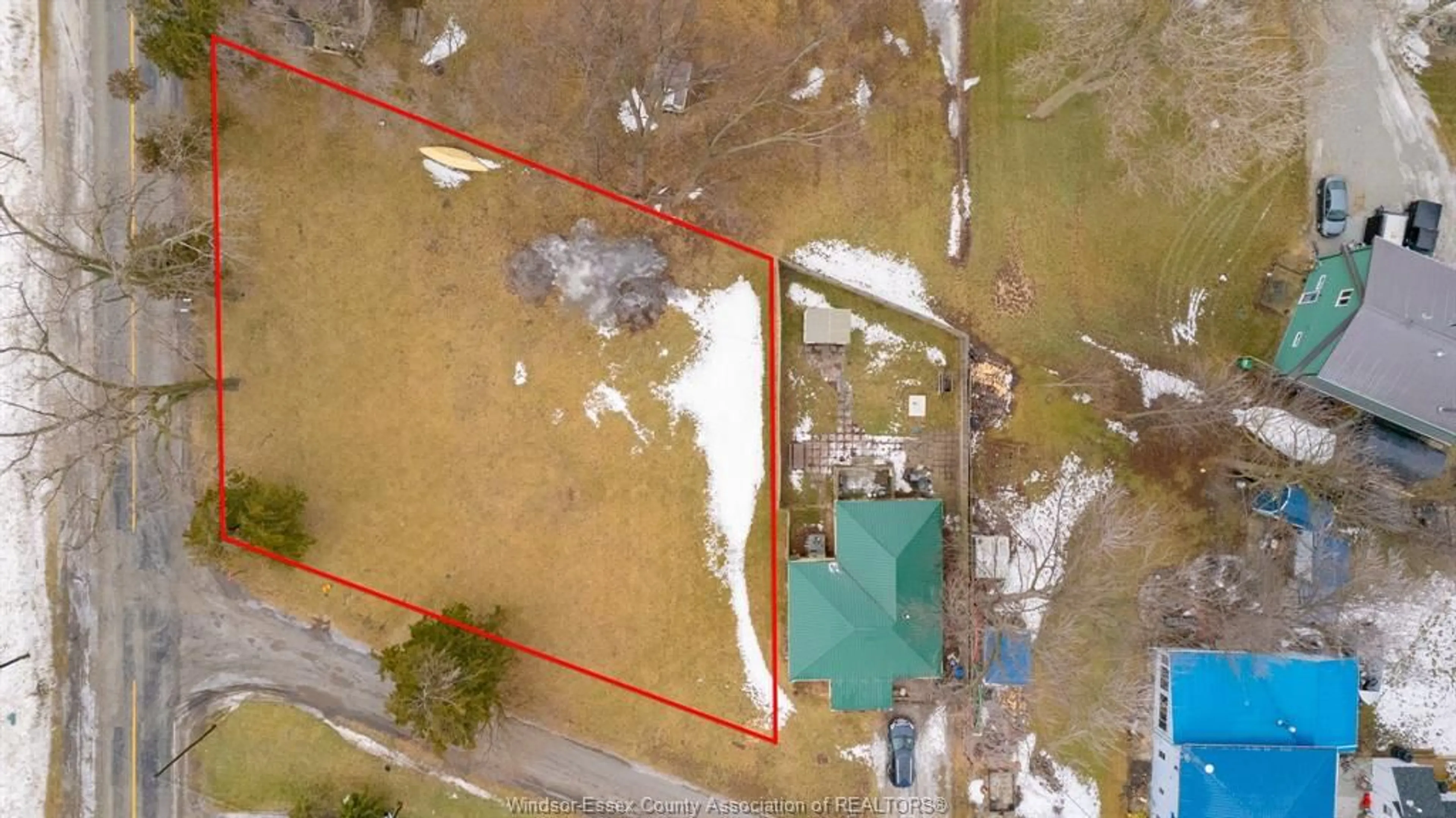 A pic from outside/outdoor area/front of a property/back of a property/a pic from drone, building for 5 BEACH, Leamington Ontario N0P 2P0