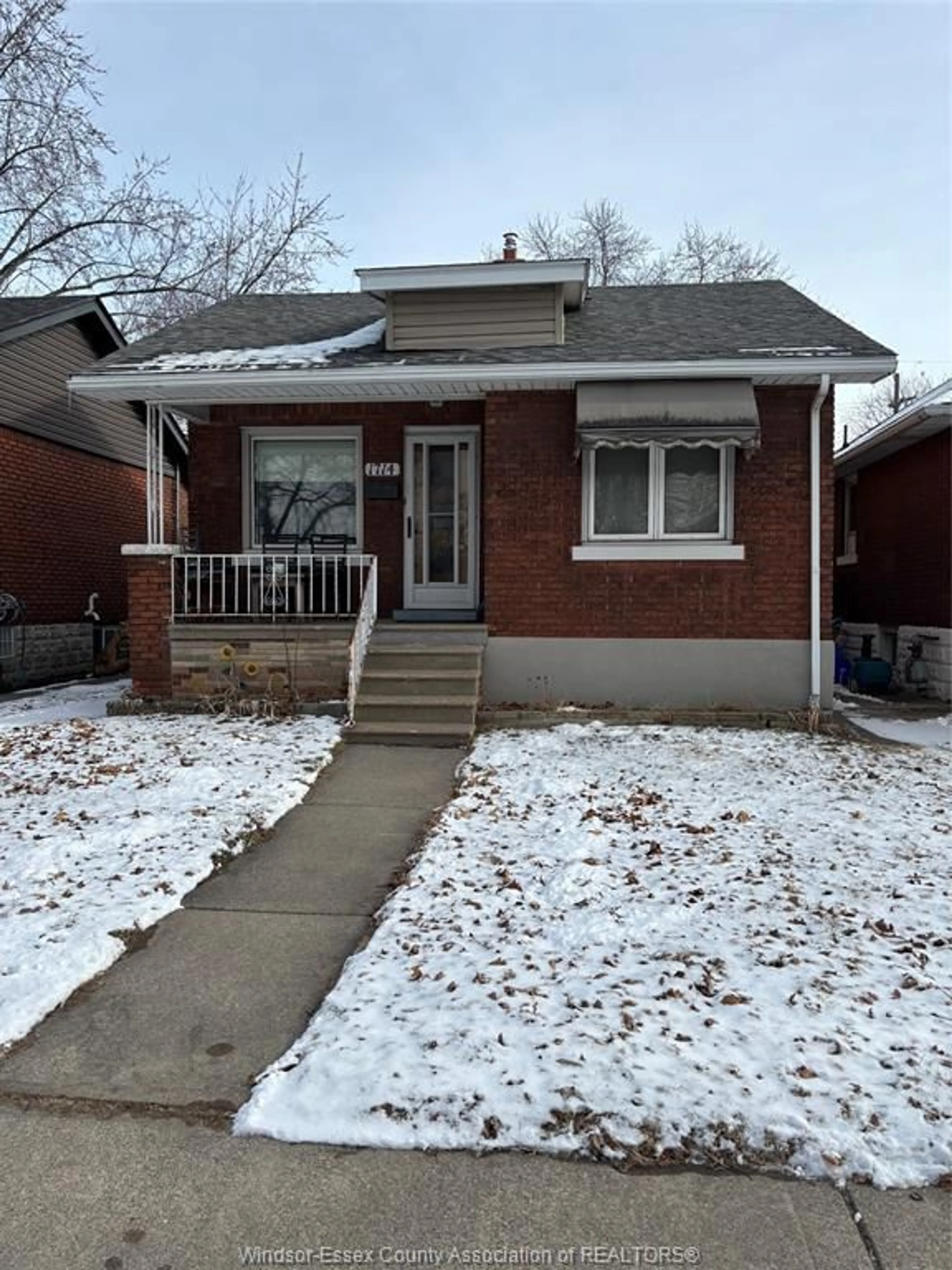 Home with brick exterior material, street for 1714 GLADSTONE Ave, Windsor Ontario N9A 4X7
