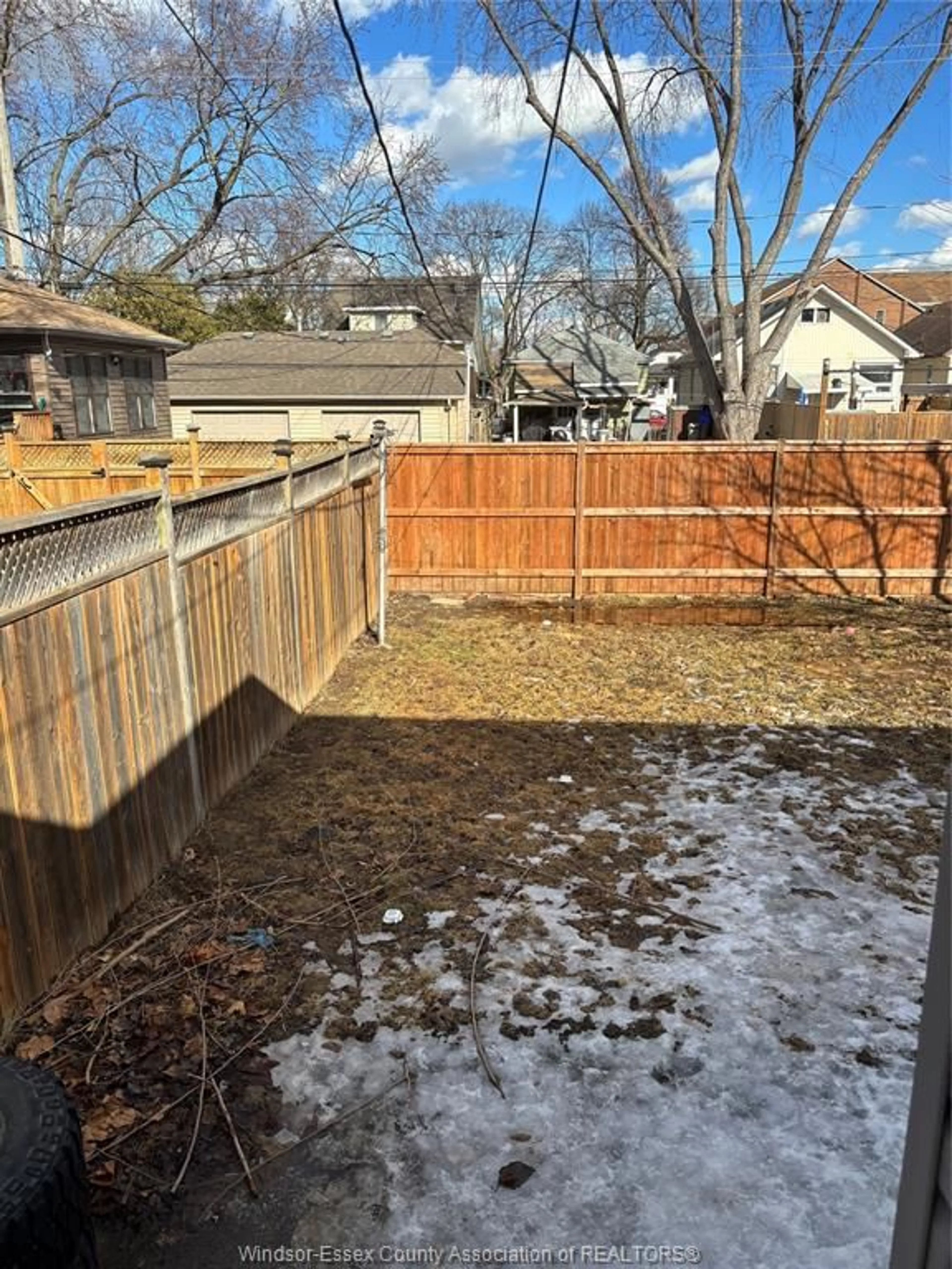 Patio, street for 1714 GLADSTONE Ave, Windsor Ontario N9A 4X7