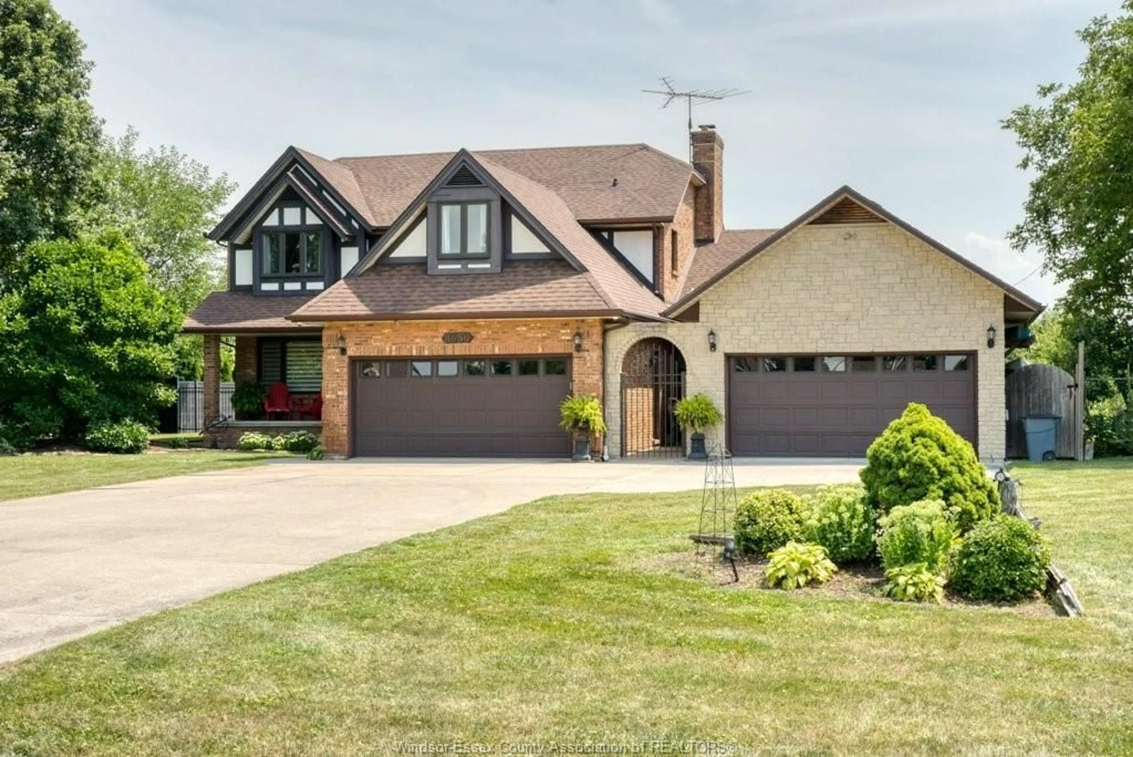 Home with brick exterior material, street for 8650 Broderick Rd, LaSalle Ontario N9A 6Z6