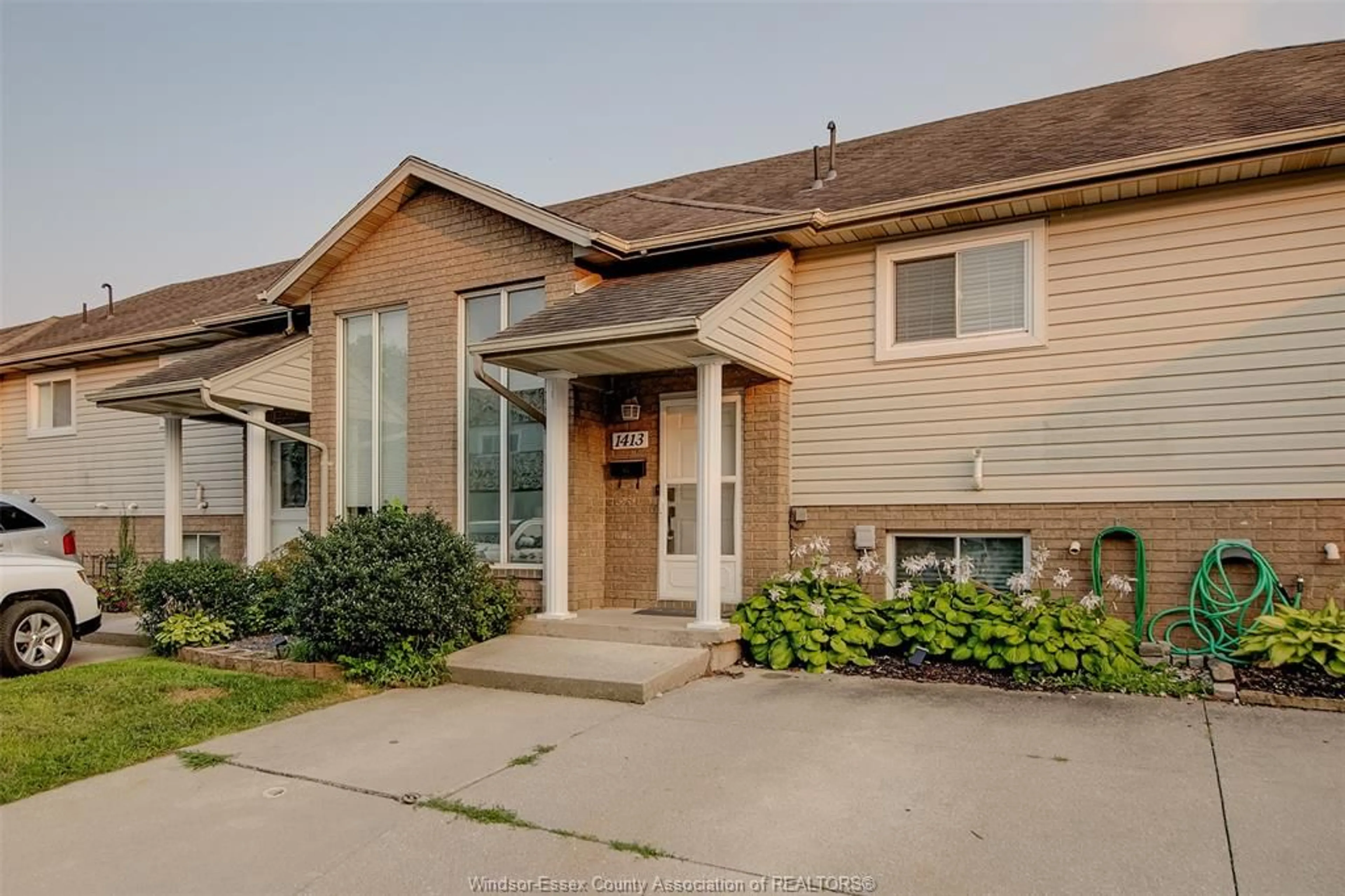 Unknown for 1413 MICKAILA Cres, Tecumseh Ontario N8N 4Z2