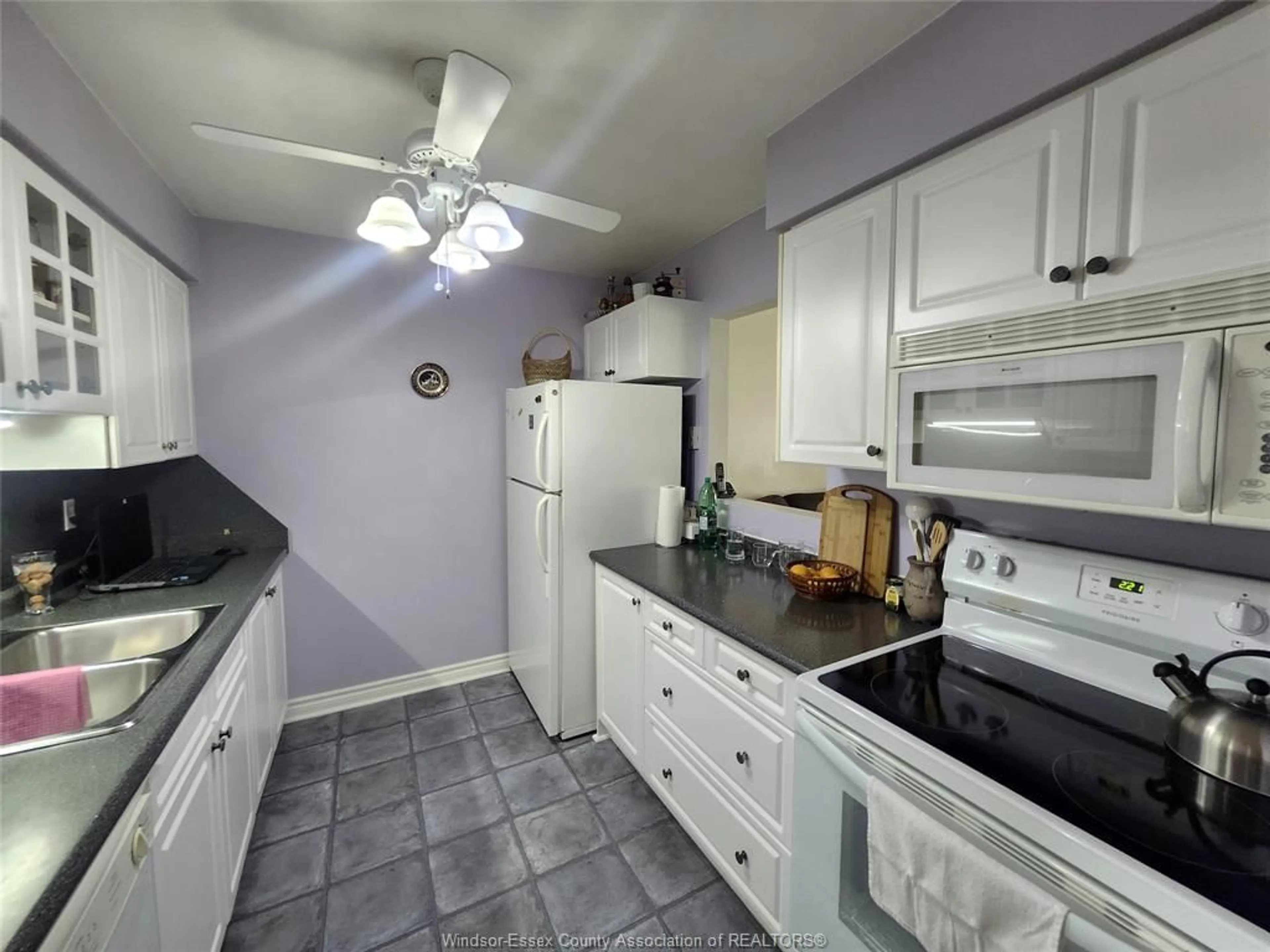 Standard kitchen, unknown for 6374 THORNBERRY #444, Windsor Ontario N8T 3A2