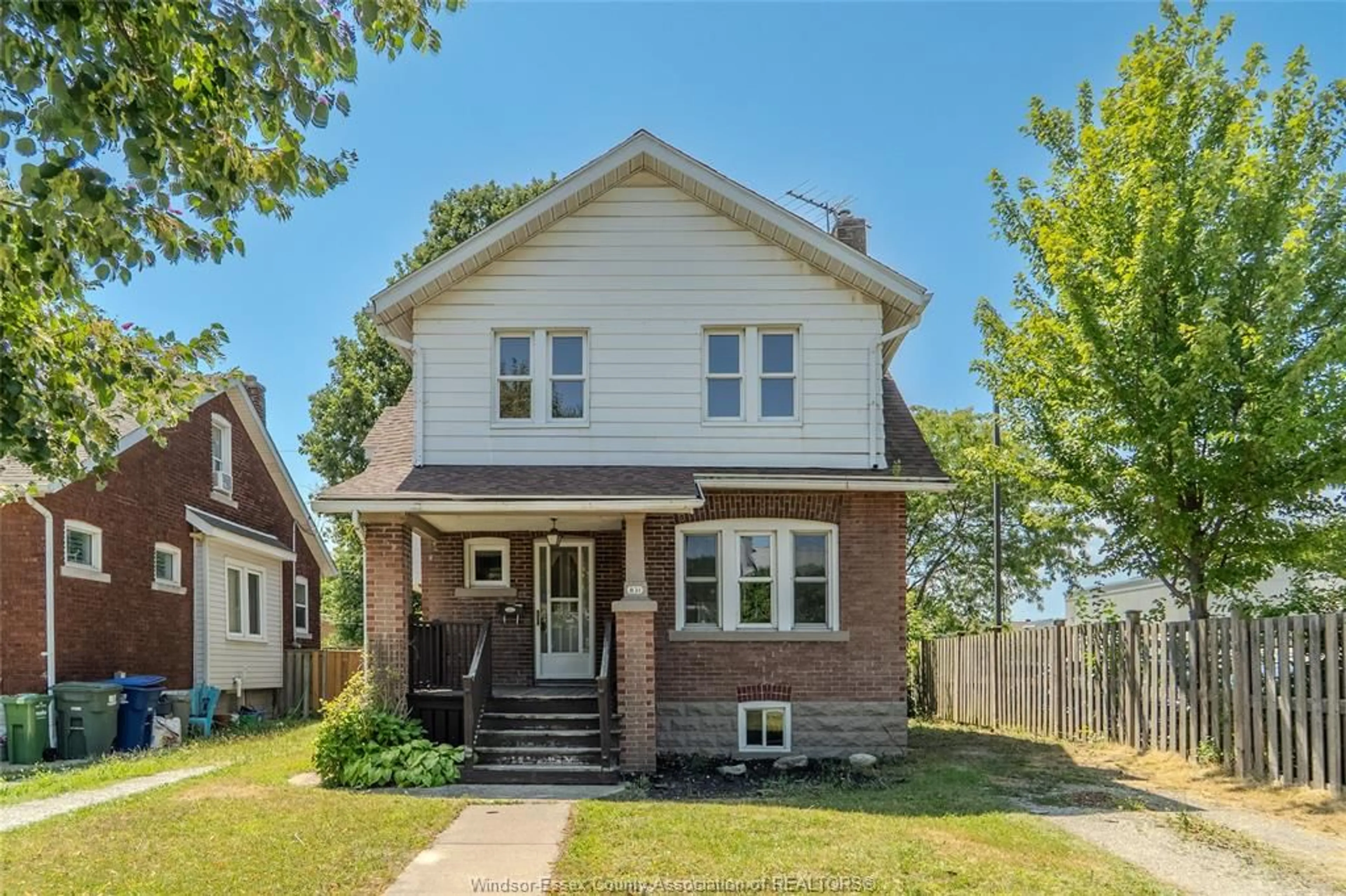 Home with brick exterior material, street for 831 DAWSON, Windsor Ontario N8Y 4A1