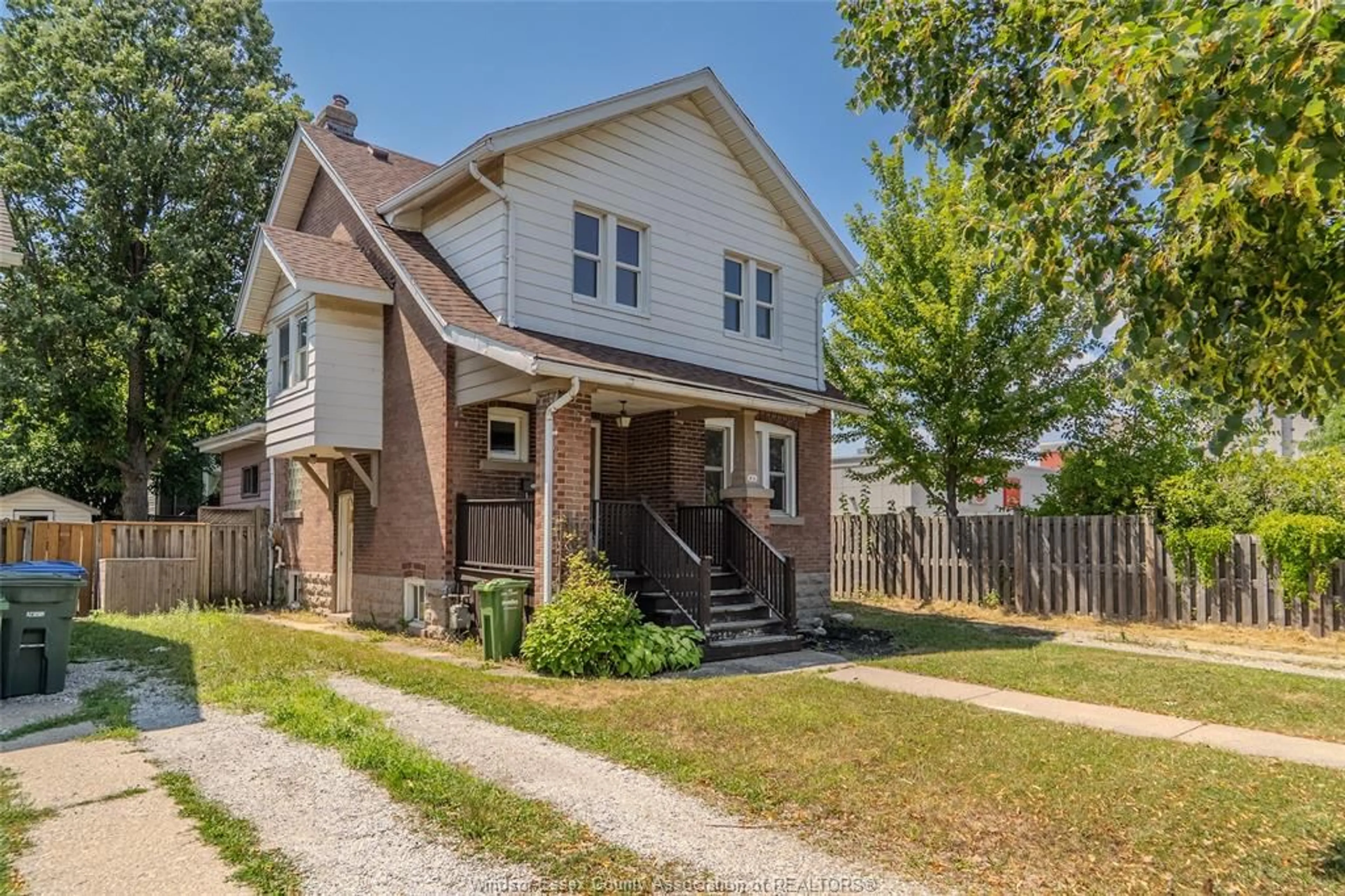 Home with brick exterior material, street for 831 DAWSON, Windsor Ontario N8Y 4A1