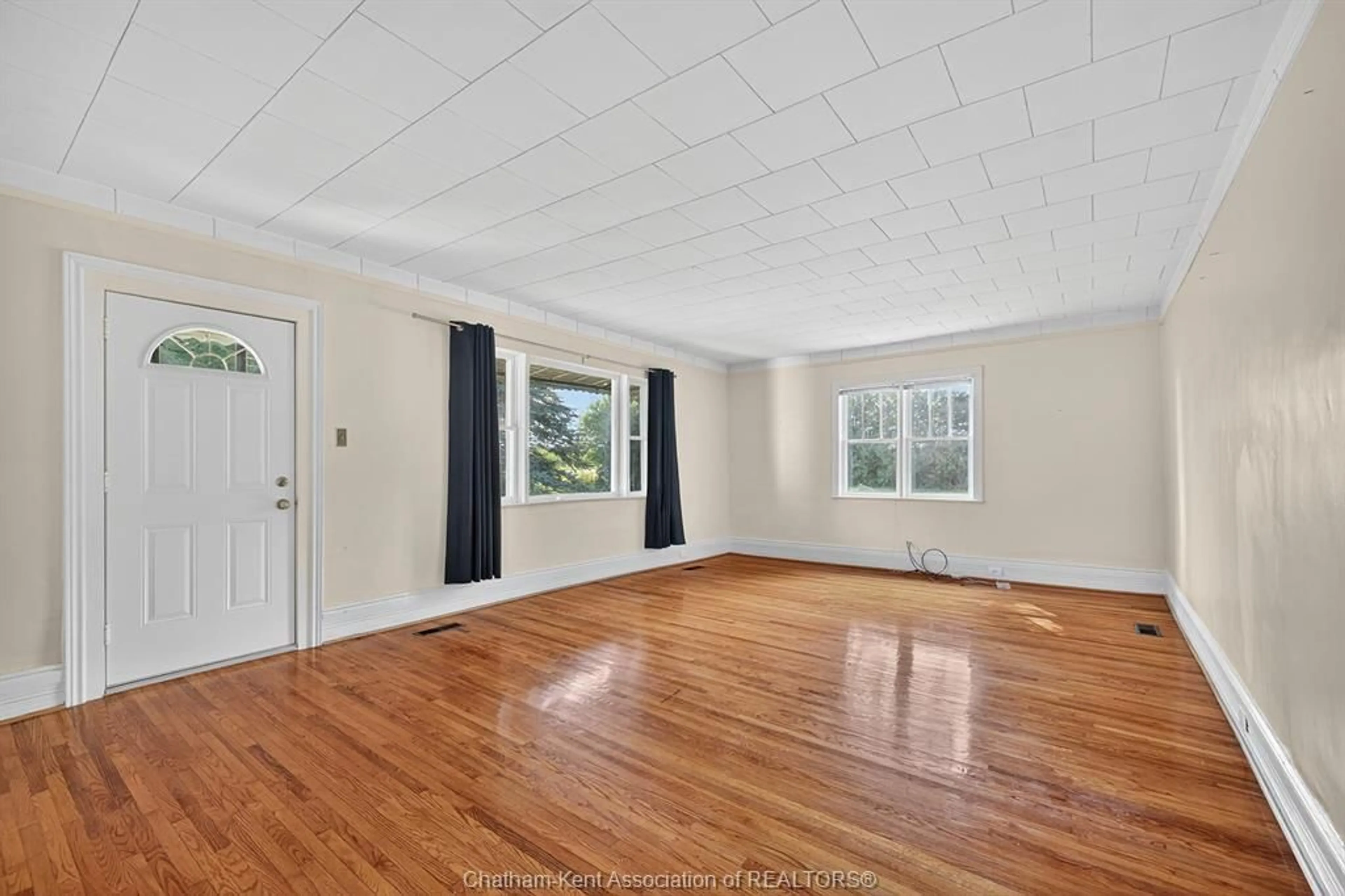 A pic of a room for 20068 Bury Rd, Highgate Ontario N0P 1T0
