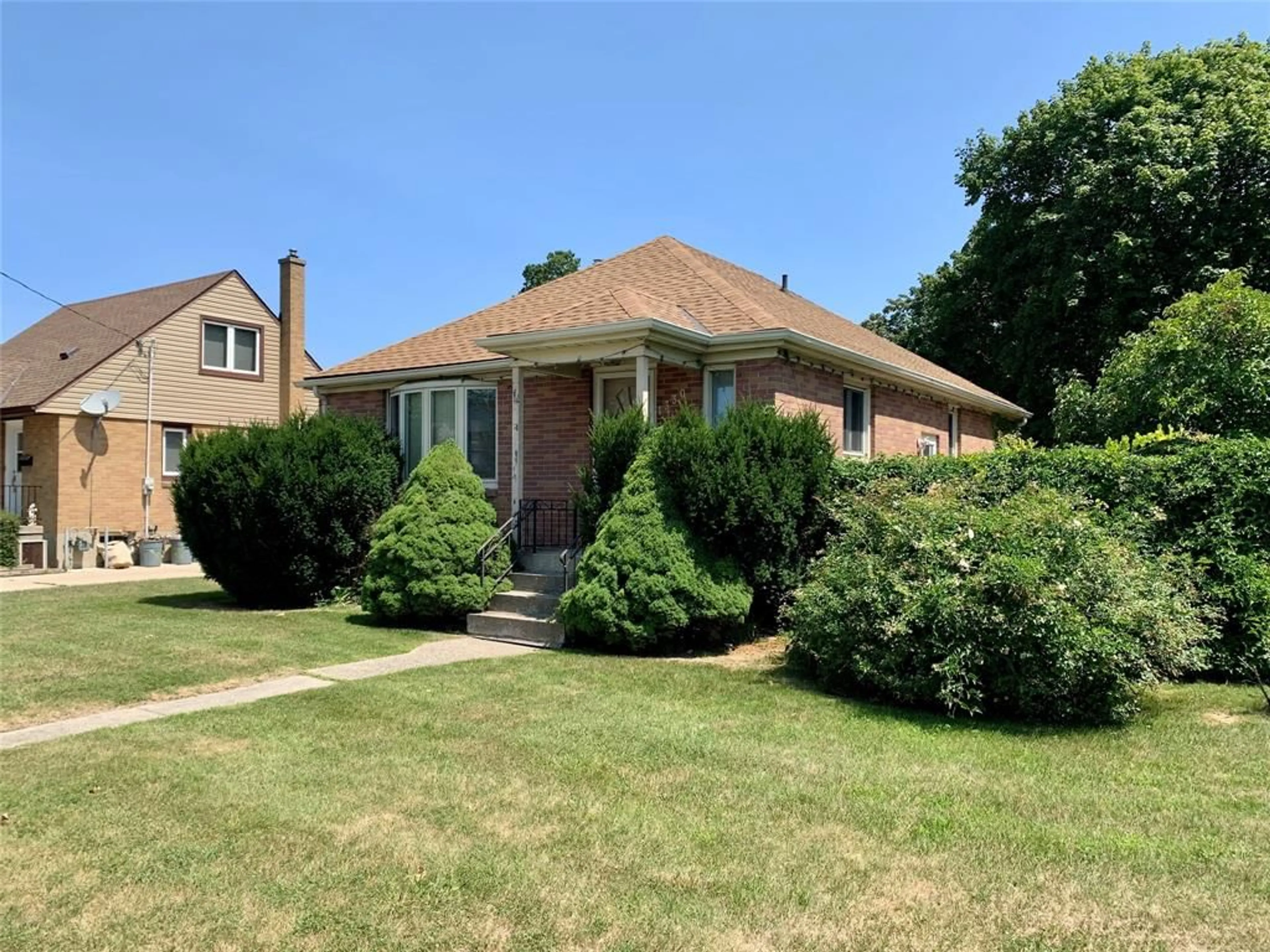 Home with brick exterior material, street for 1330 Colborne Rd, Sarnia Ontario N7V 3L6