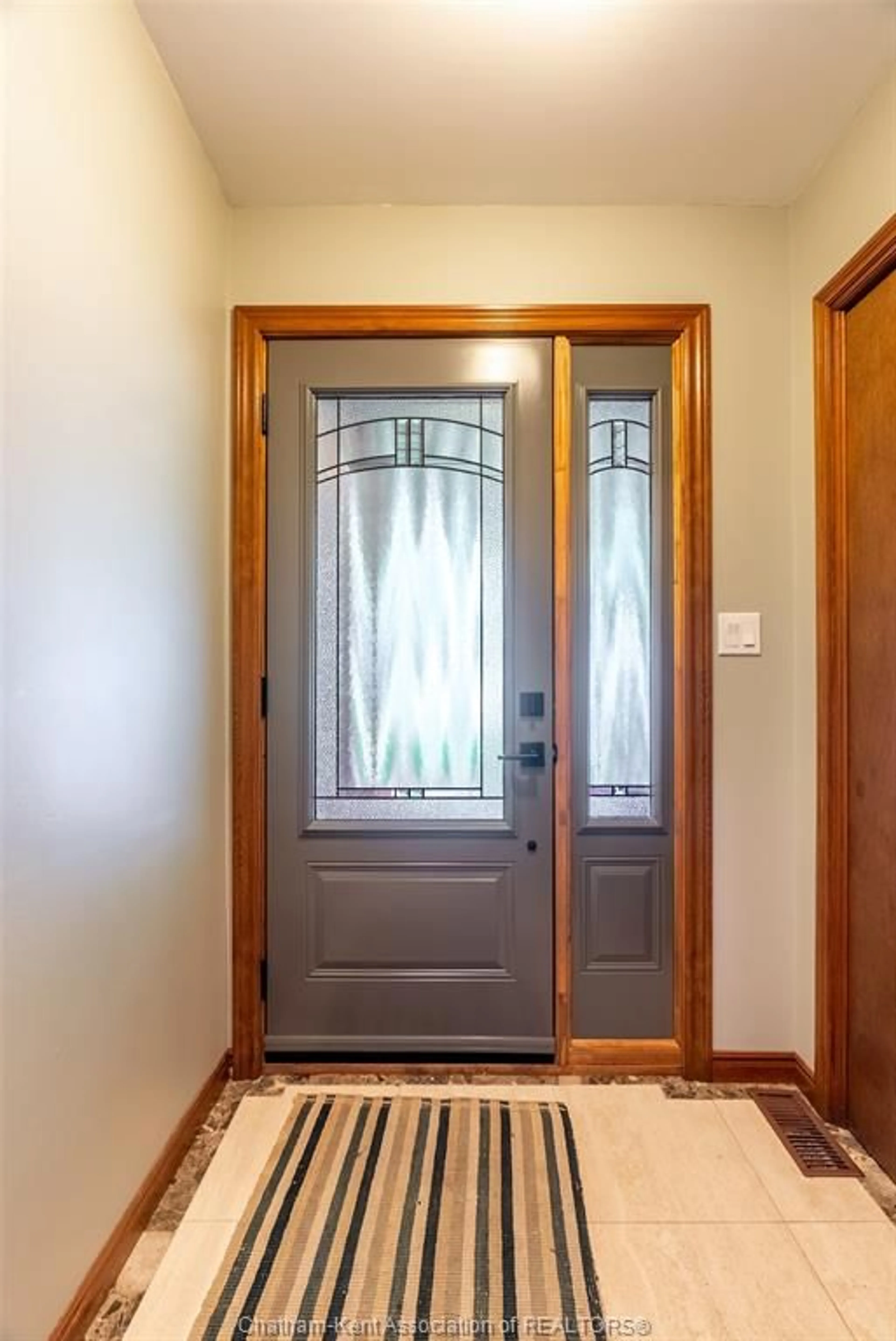 Indoor entryway for 453 Baldoon Rd, Chatham Ontario N7L 5A9