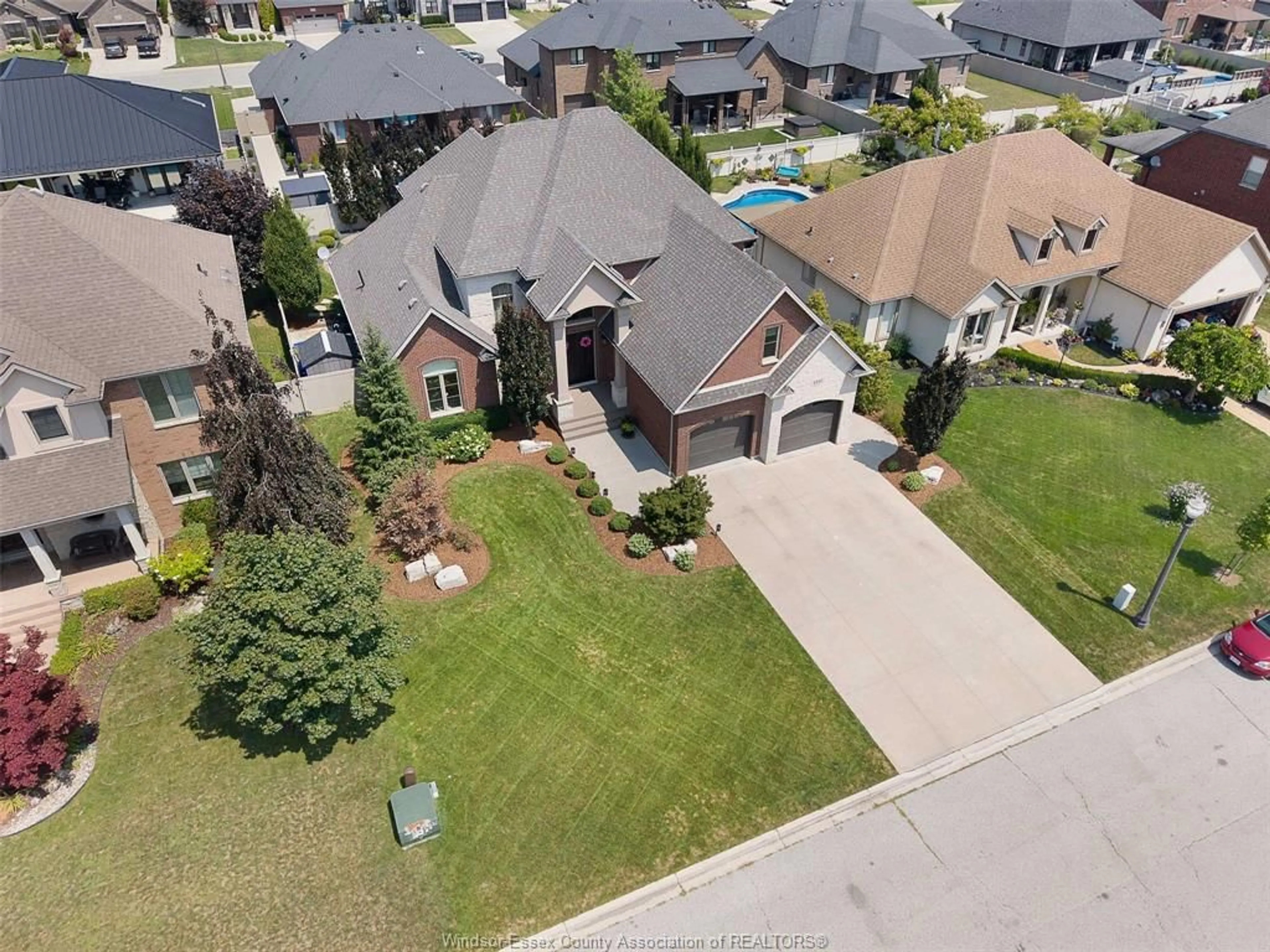 A pic from outside/outdoor area/front of a property/back of a property/a pic from drone, street for 1110 REGENCY, Lakeshore Ontario N8L 0W6