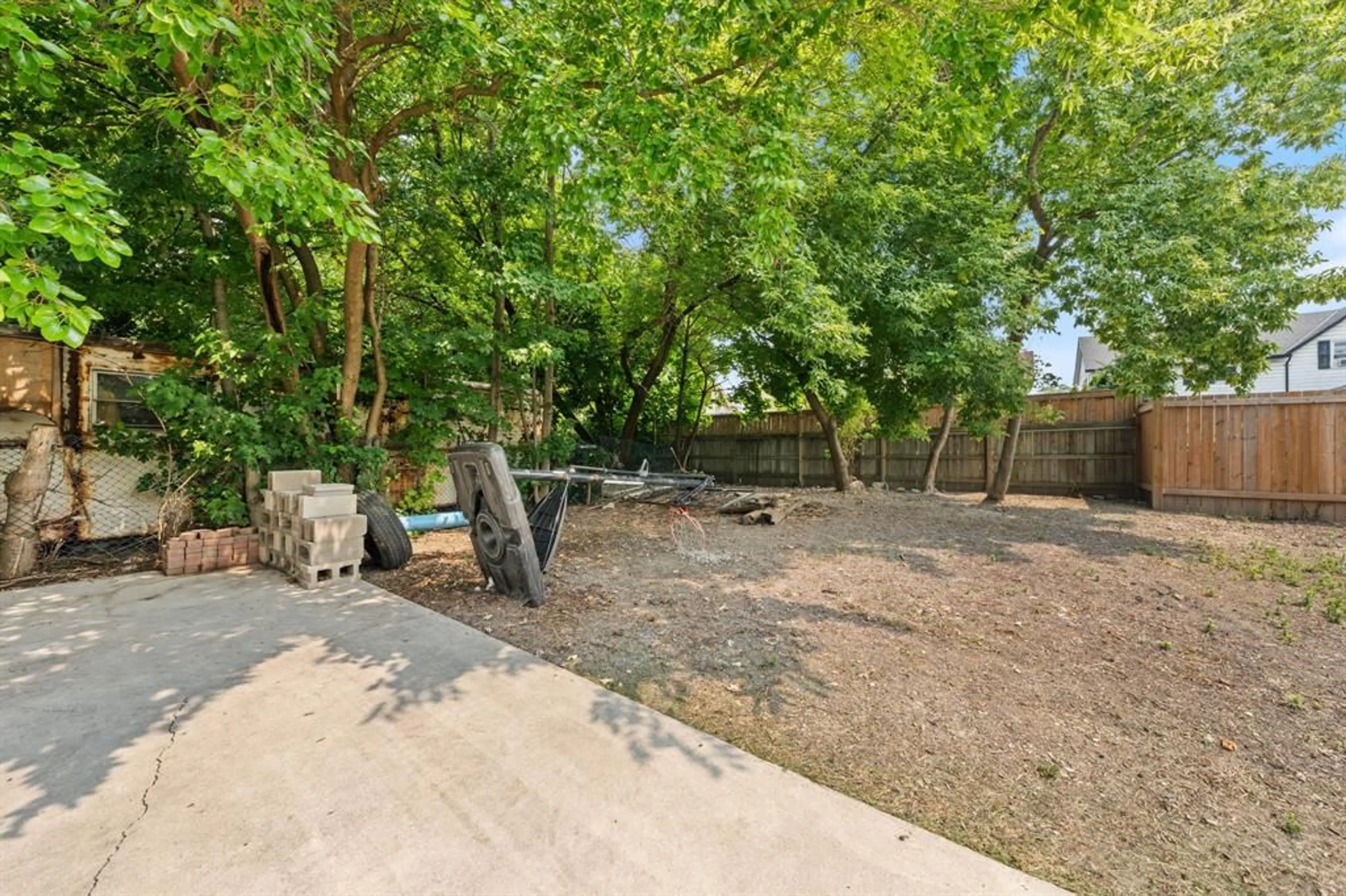 Patio, unknown for 266 BROCK St, Sarnia Ontario M7T 5Z6
