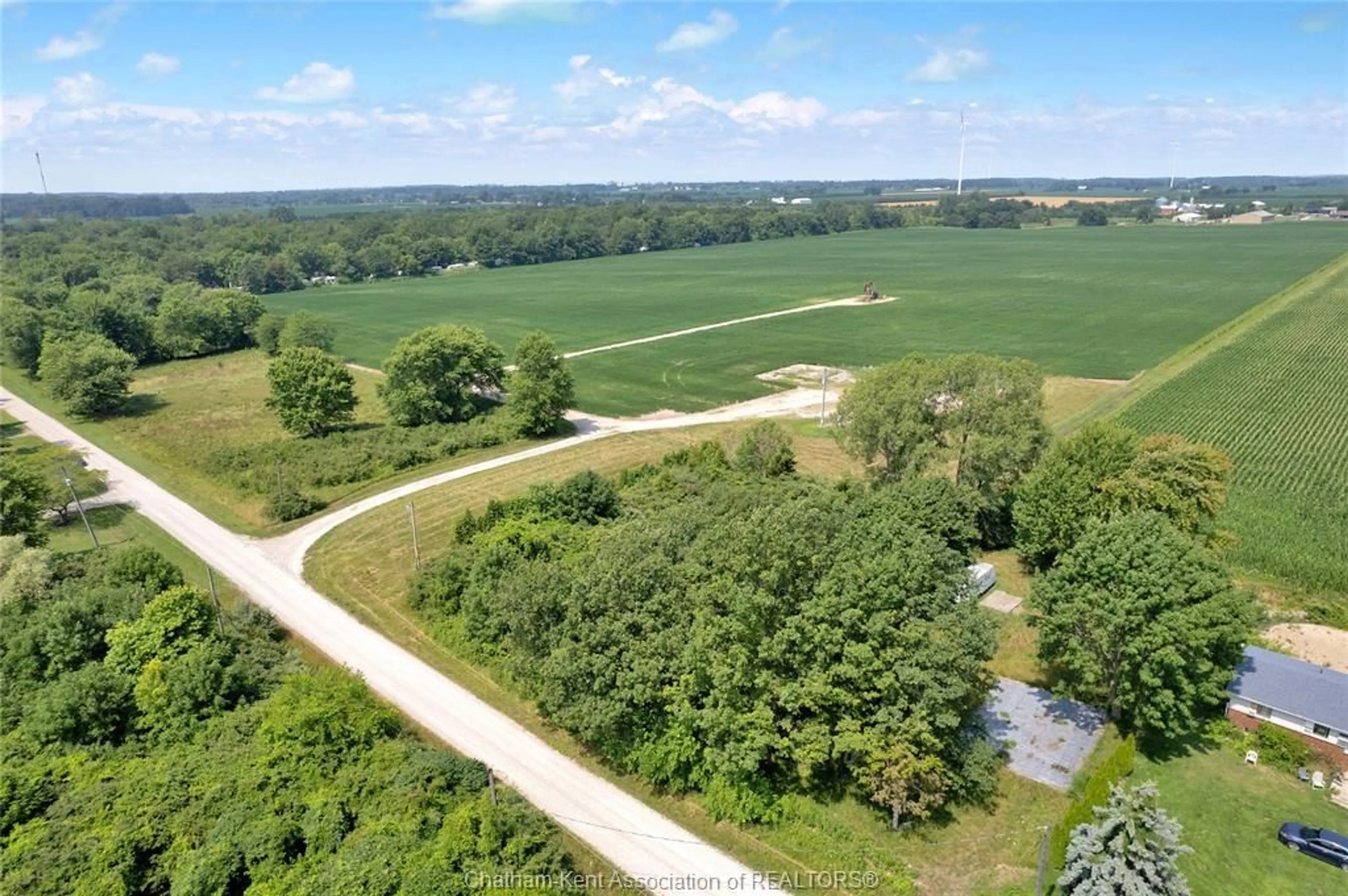 A pic from outside/outdoor area/front of a property/back of a property/a pic from drone, unknown for 1281 BLUFF Line, Wheatley Ontario N0P 2P0