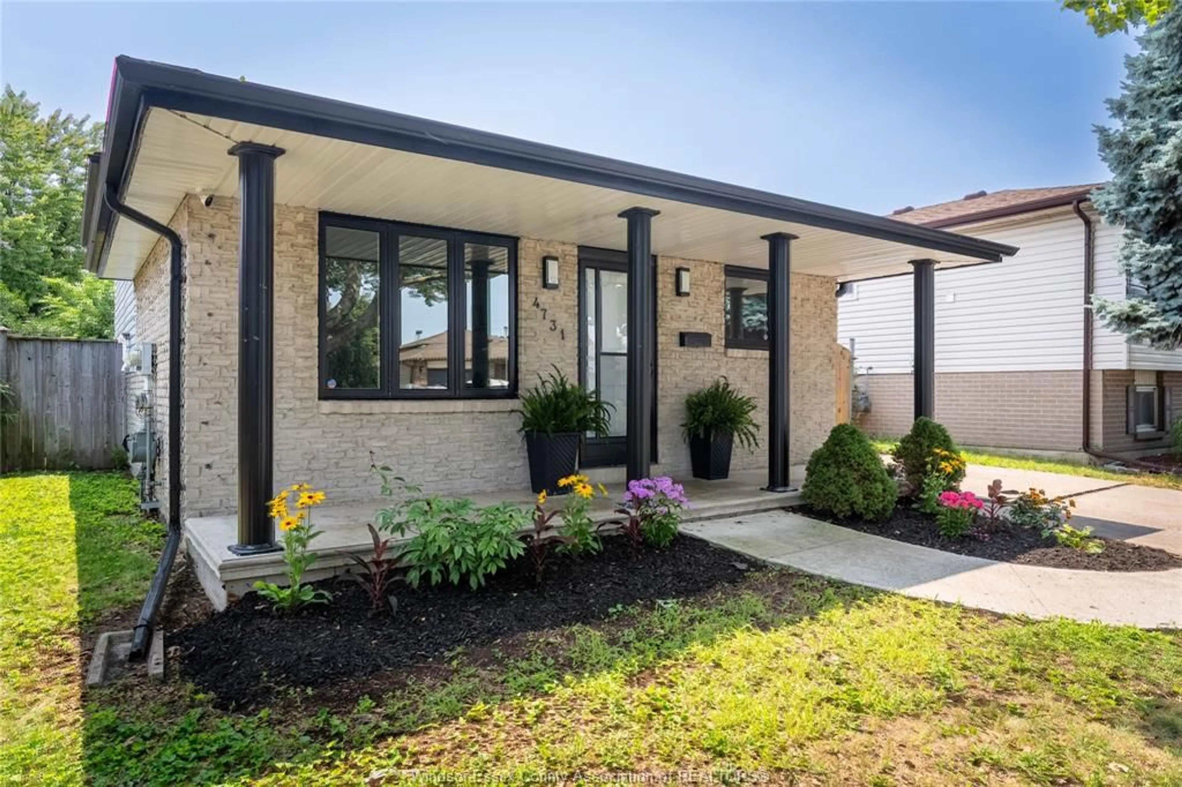 Home with brick exterior material, street for 4731 THERESA, Windsor Ontario N8T 3M6