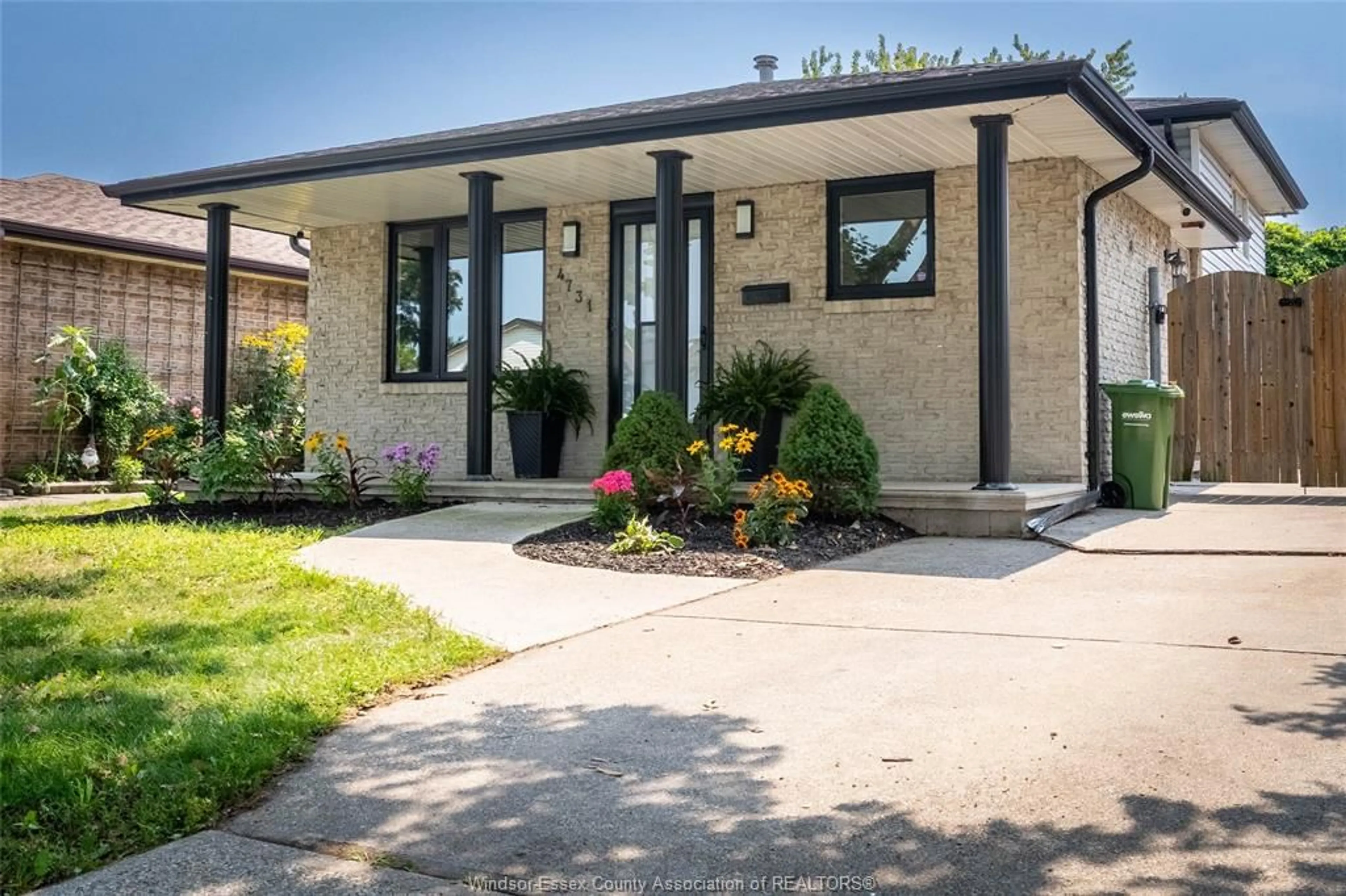 Home with brick exterior material, street for 4731 THERESA, Windsor Ontario N8T 3M6