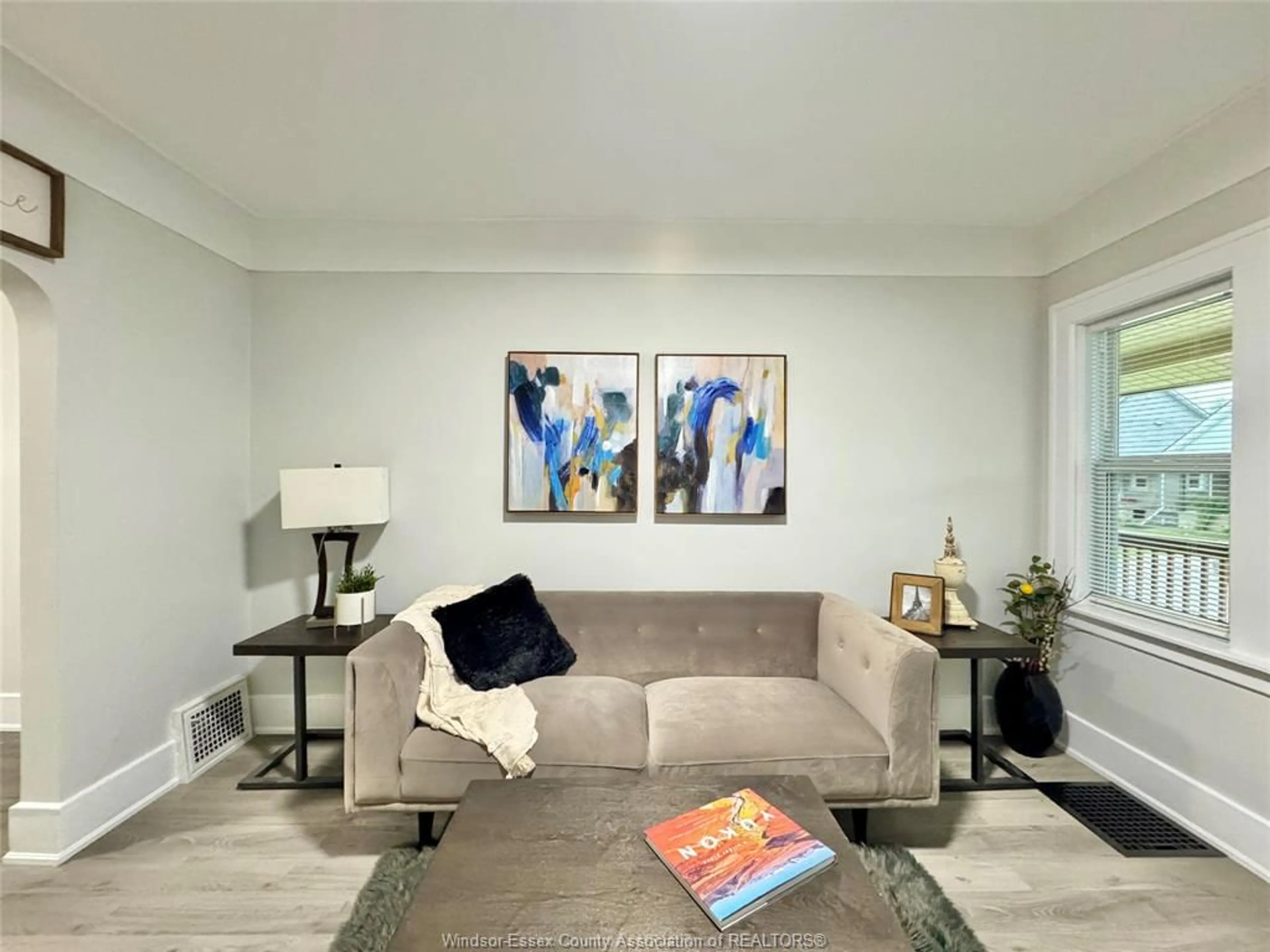 Living room with furniture, unknown for 1535 LILLIAN Ave, Windsor Ontario N8X 4A9