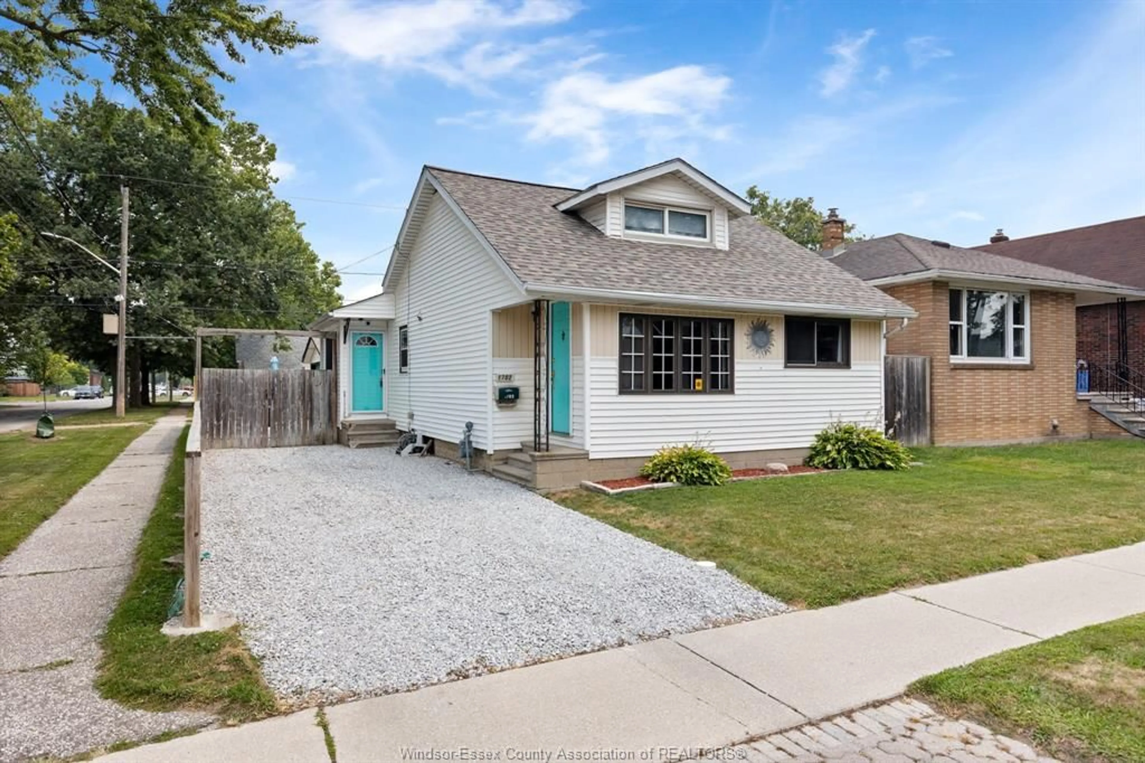 Unknown for 1702 ST. LUKE Rd, Windsor Ontario N8Y 3N6