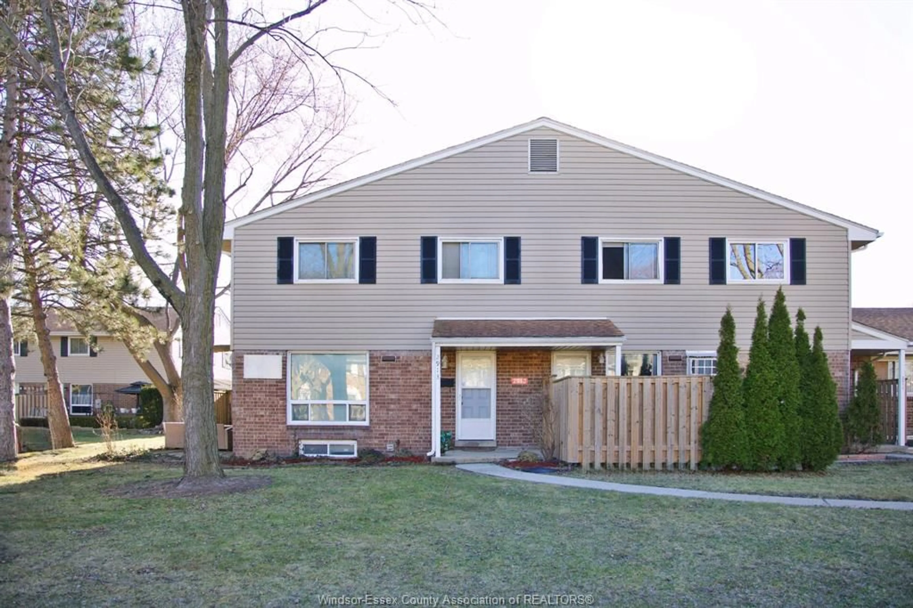 Home with brick exterior material, street for 2913 MEADOWBROOK Lane #6, Windsor Ontario N8T 3C4