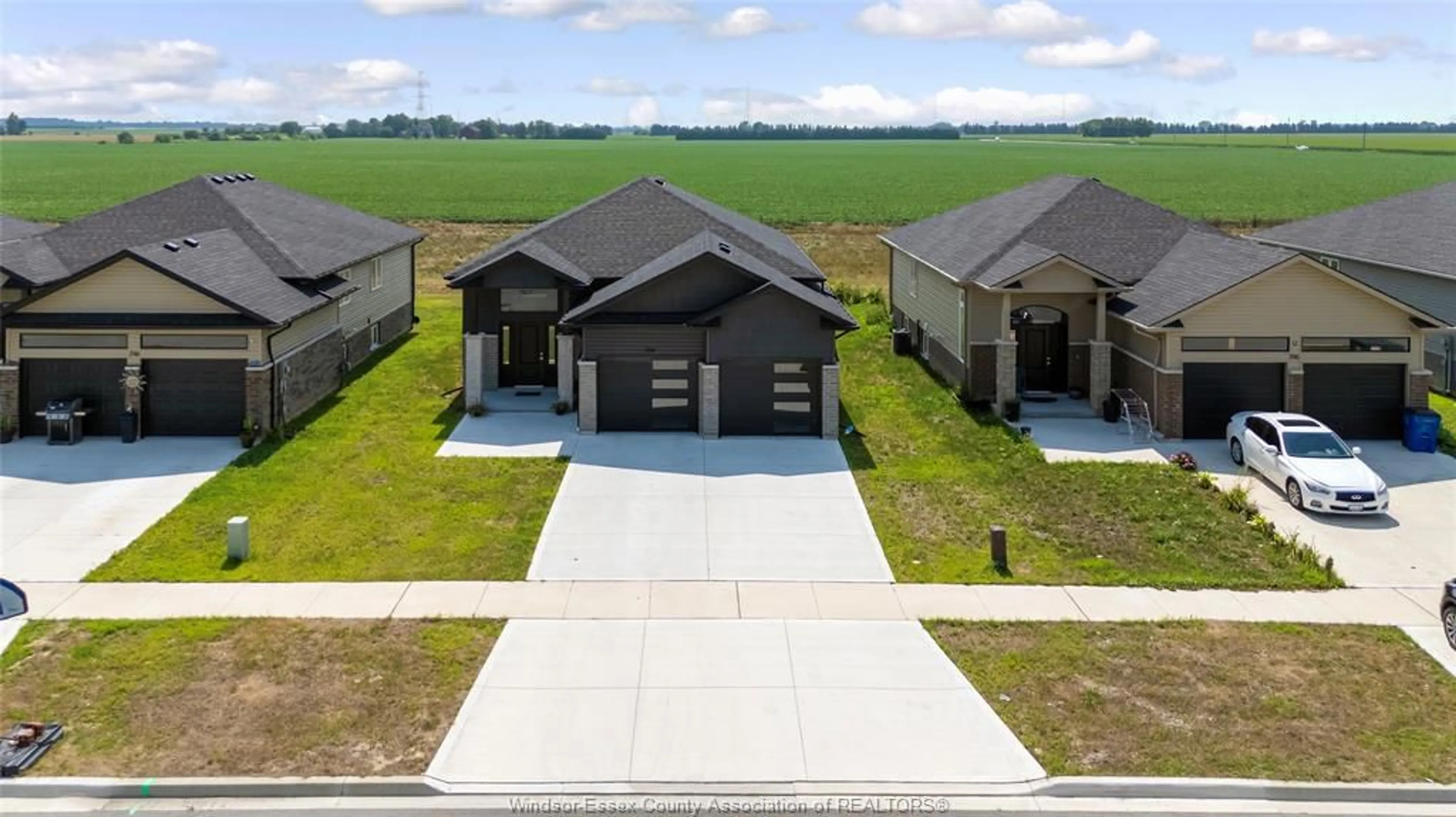 A pic from outside/outdoor area/front of a property/back of a property/a pic from drone, street for 794 KEIL Dr, Chatham Ontario N7M 0T4