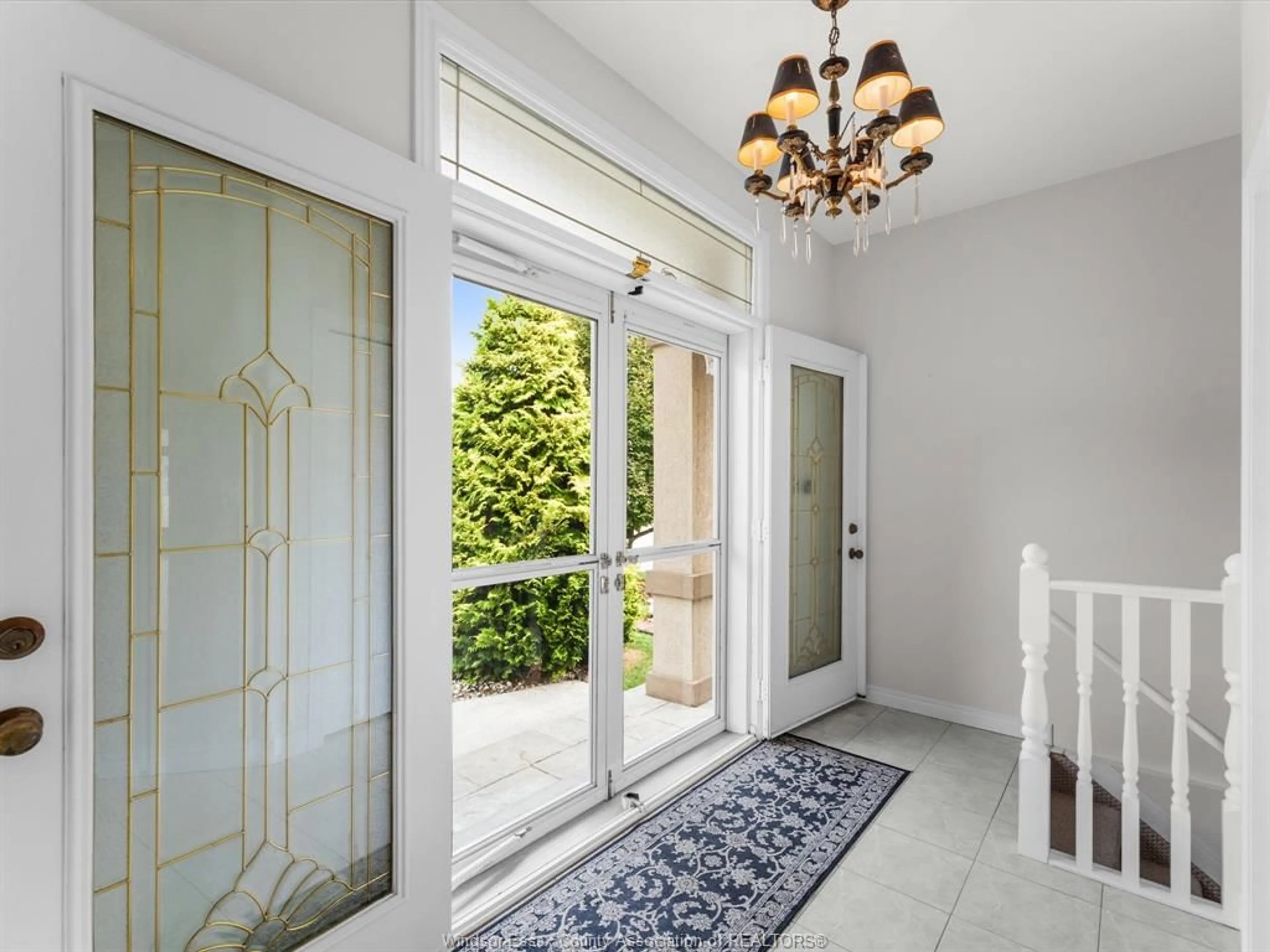 Indoor entryway for 11841 Blair St, Windsor Ontario N8P 1T4