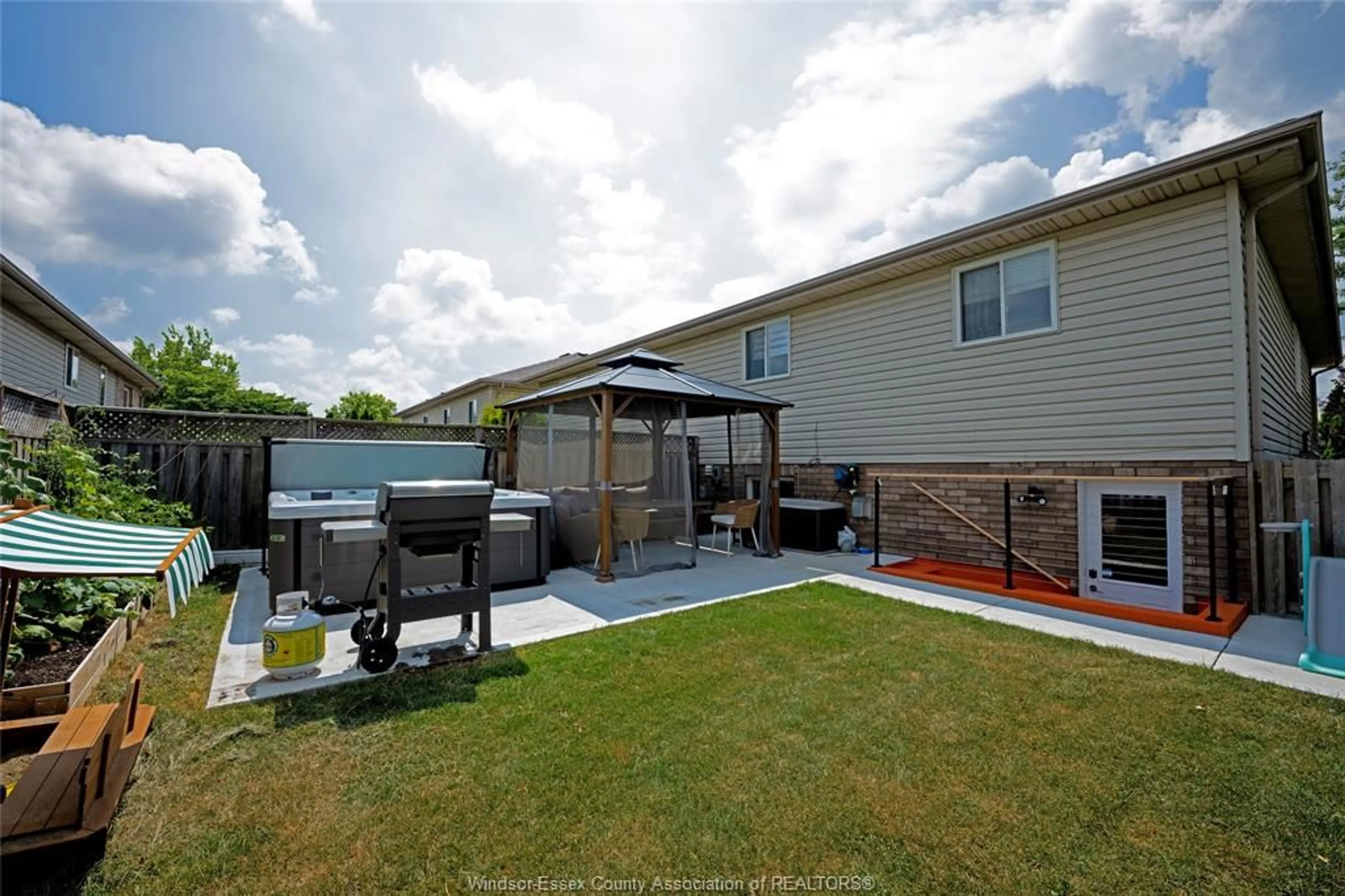 Patio, water/lake/river/ocean view for 4574 TUMBLEWEED Cres, Windsor Ontario N9G 3C2