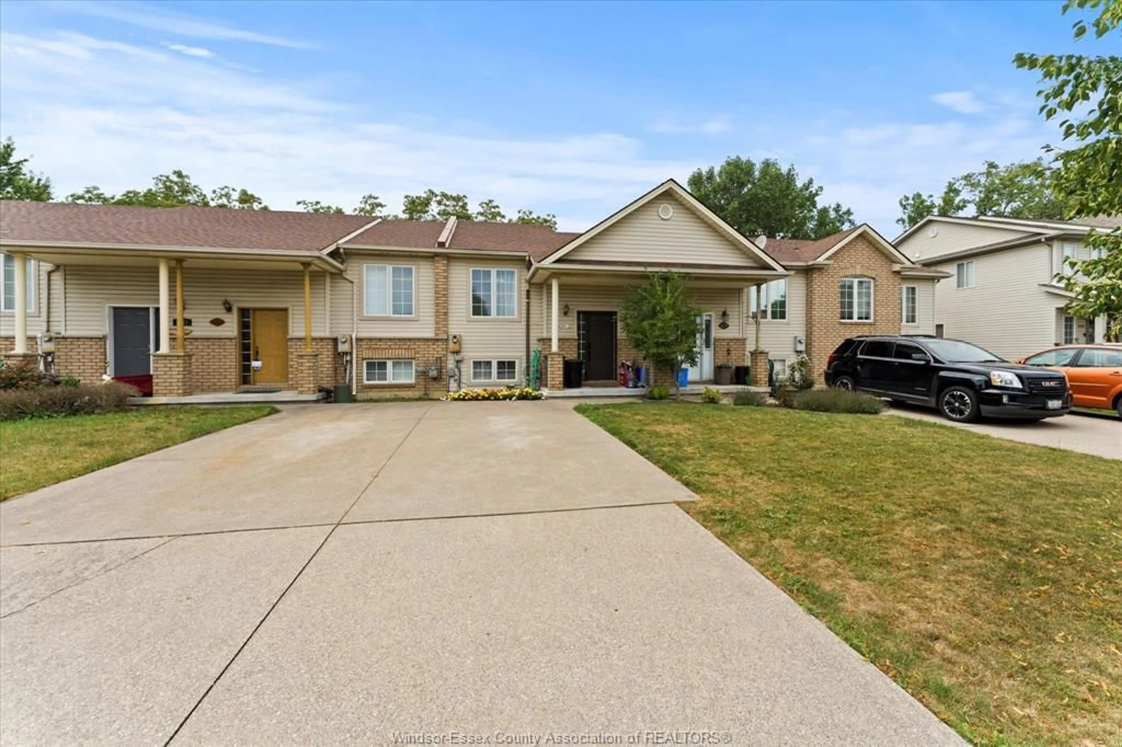 Unknown for 4241 PIONEER Ave, Windsor Ontario N9G 2W9