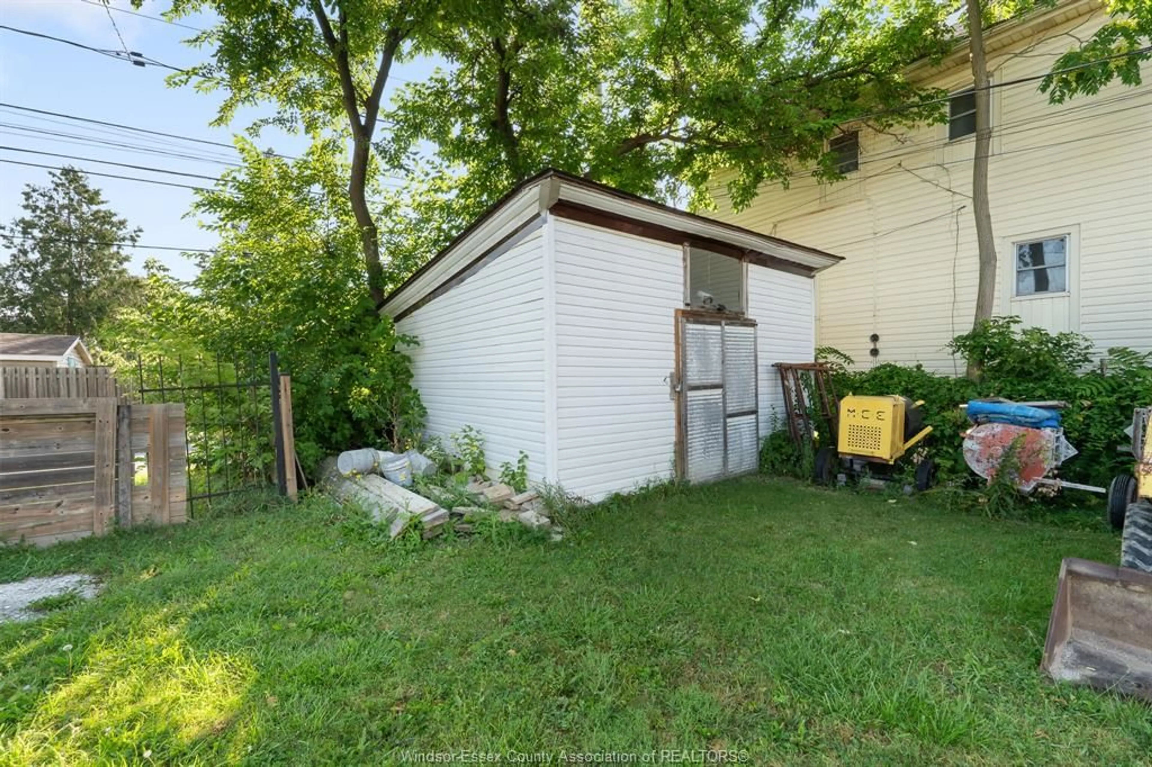 Shed for 672 LANGLOIS, Windsor Ontario N9A 2G6