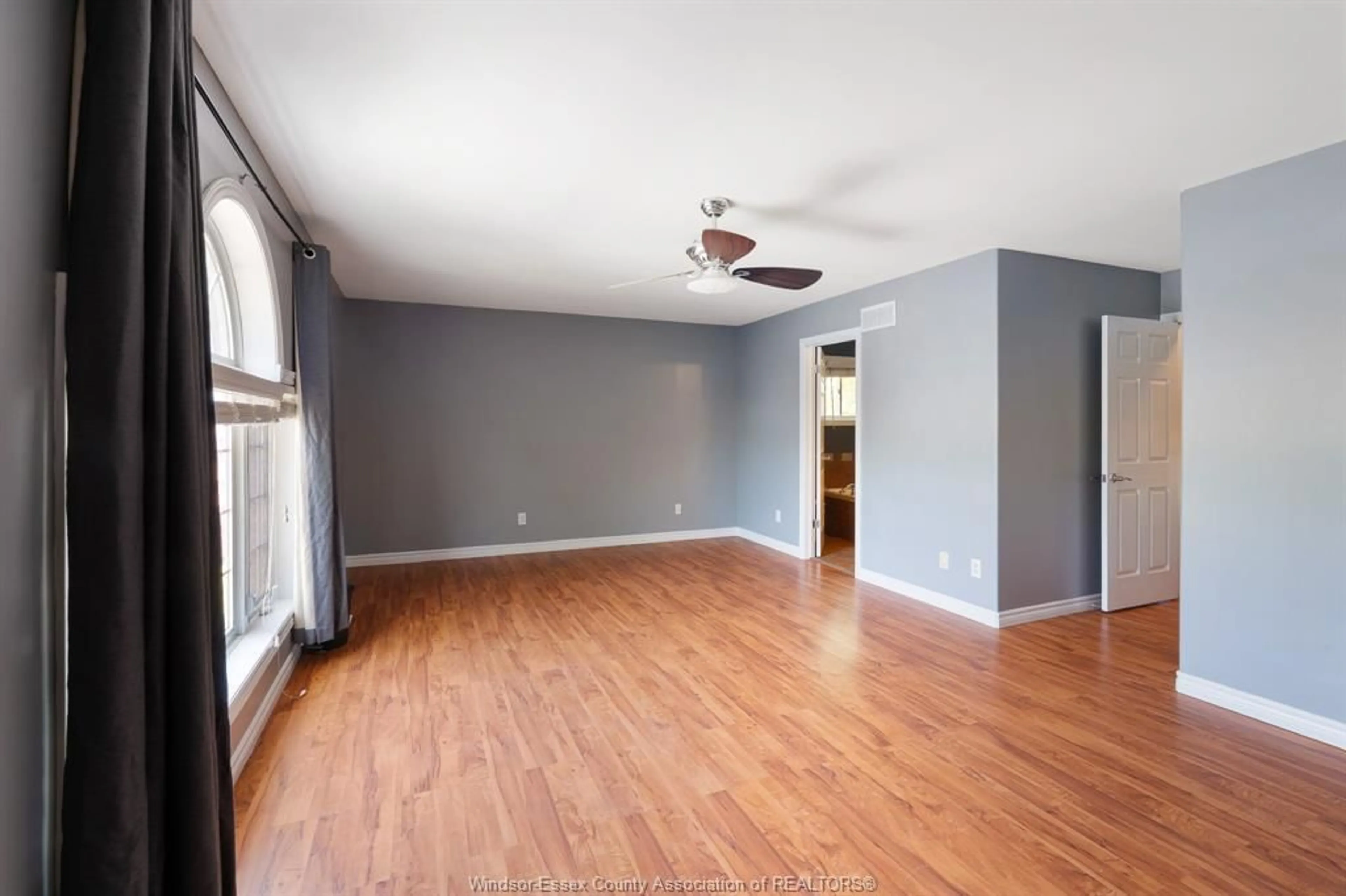 A pic of a room for 3987 WILDWOOD Dr, Windsor Ontario N8R 2L1