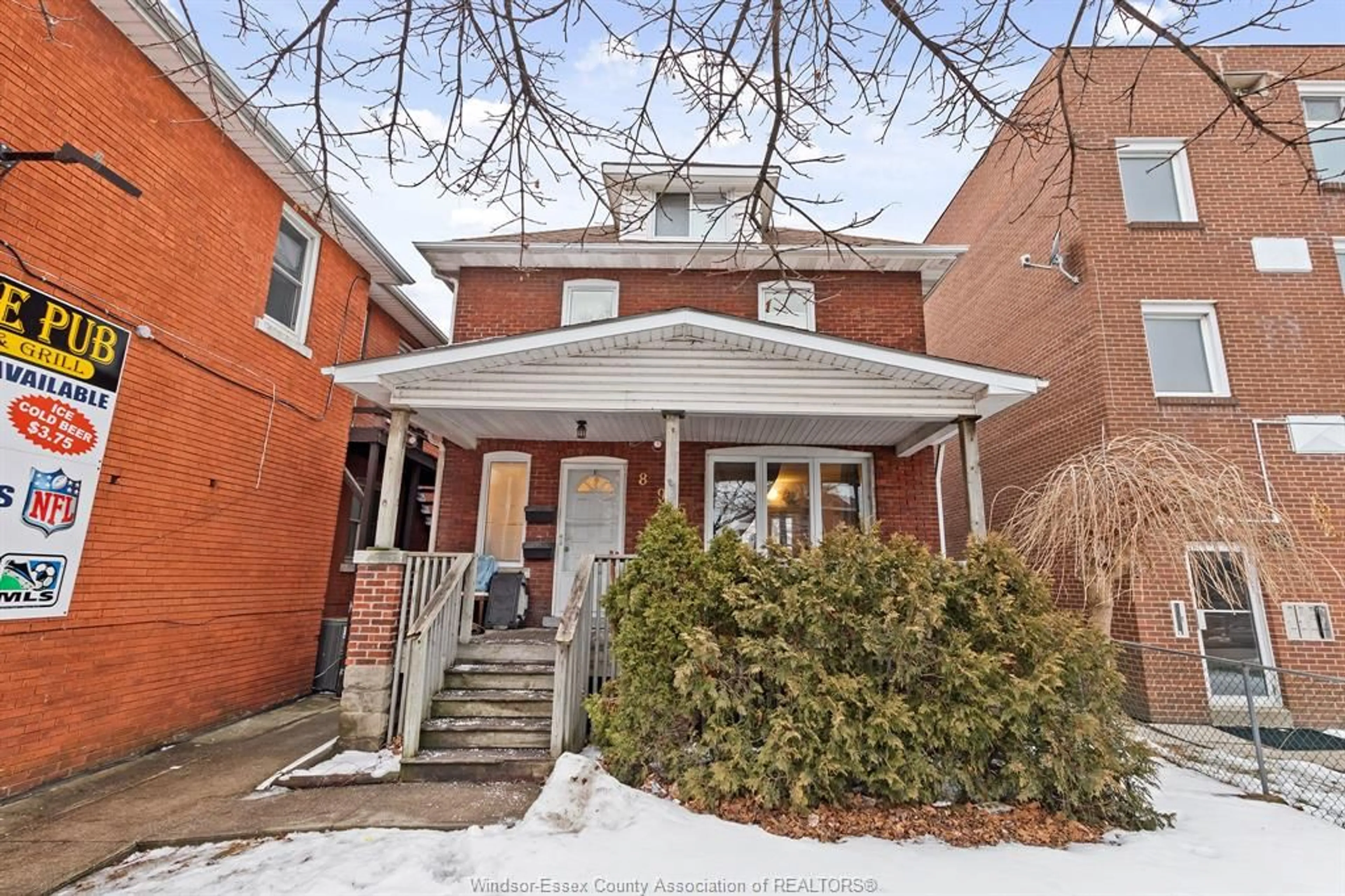 Home with brick exterior material, street for 895 Pillette, Windsor Ontario N8Y 3B4