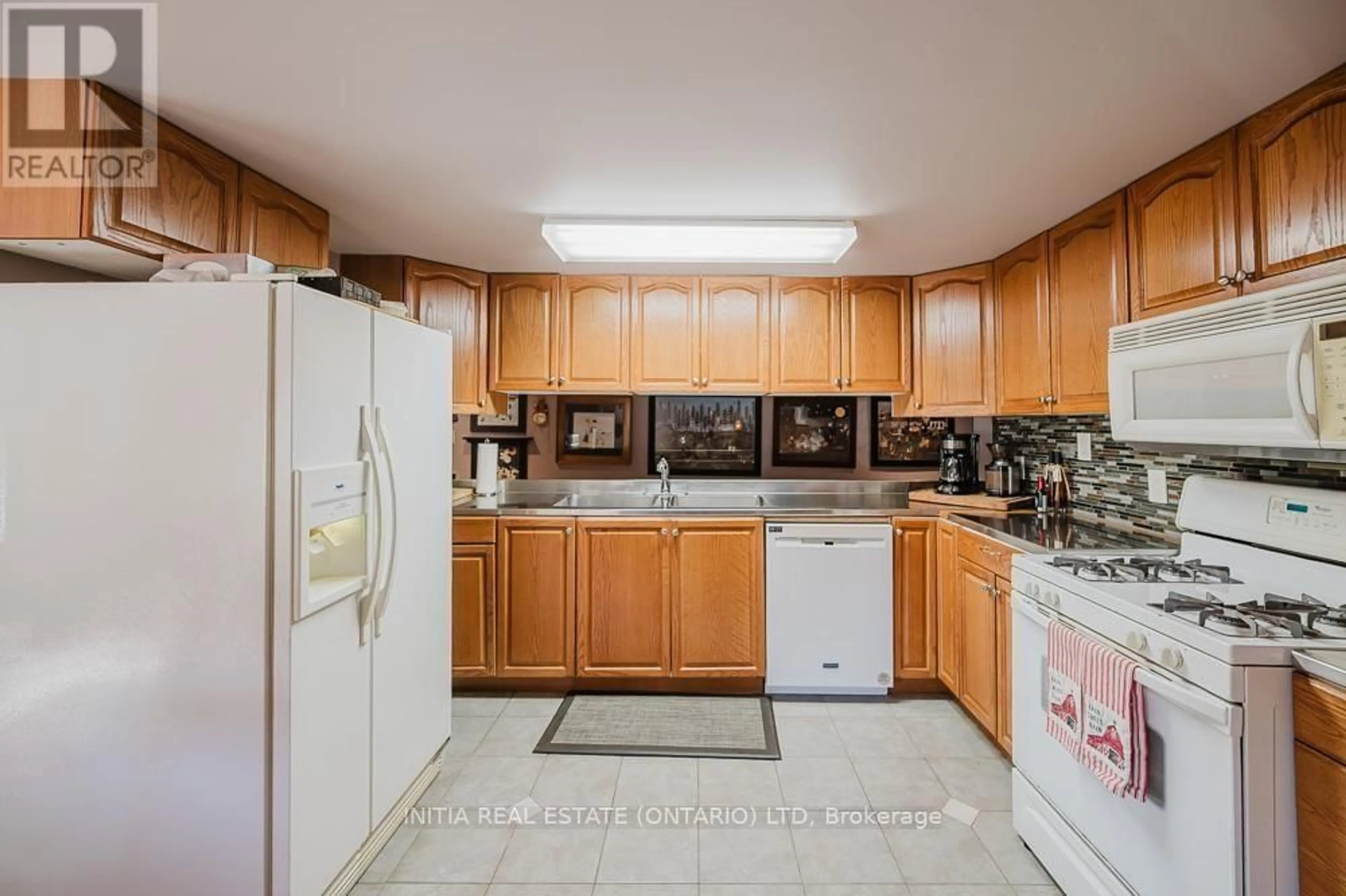 Standard kitchen, ceramic/tile floor for 9450 Longwoods Rd, Chatham Ontario N7M 5J7