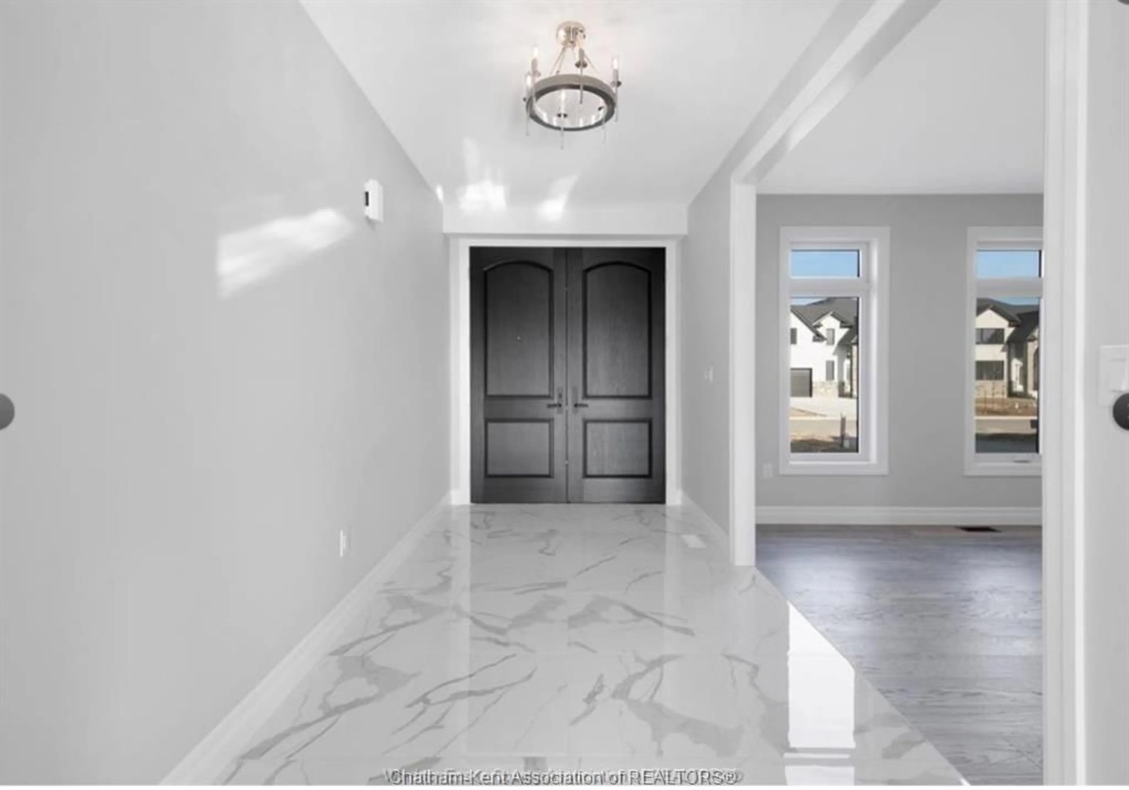 Indoor entryway for 217 Cowan Crt, Amherstburg Ontario N9V 0B9