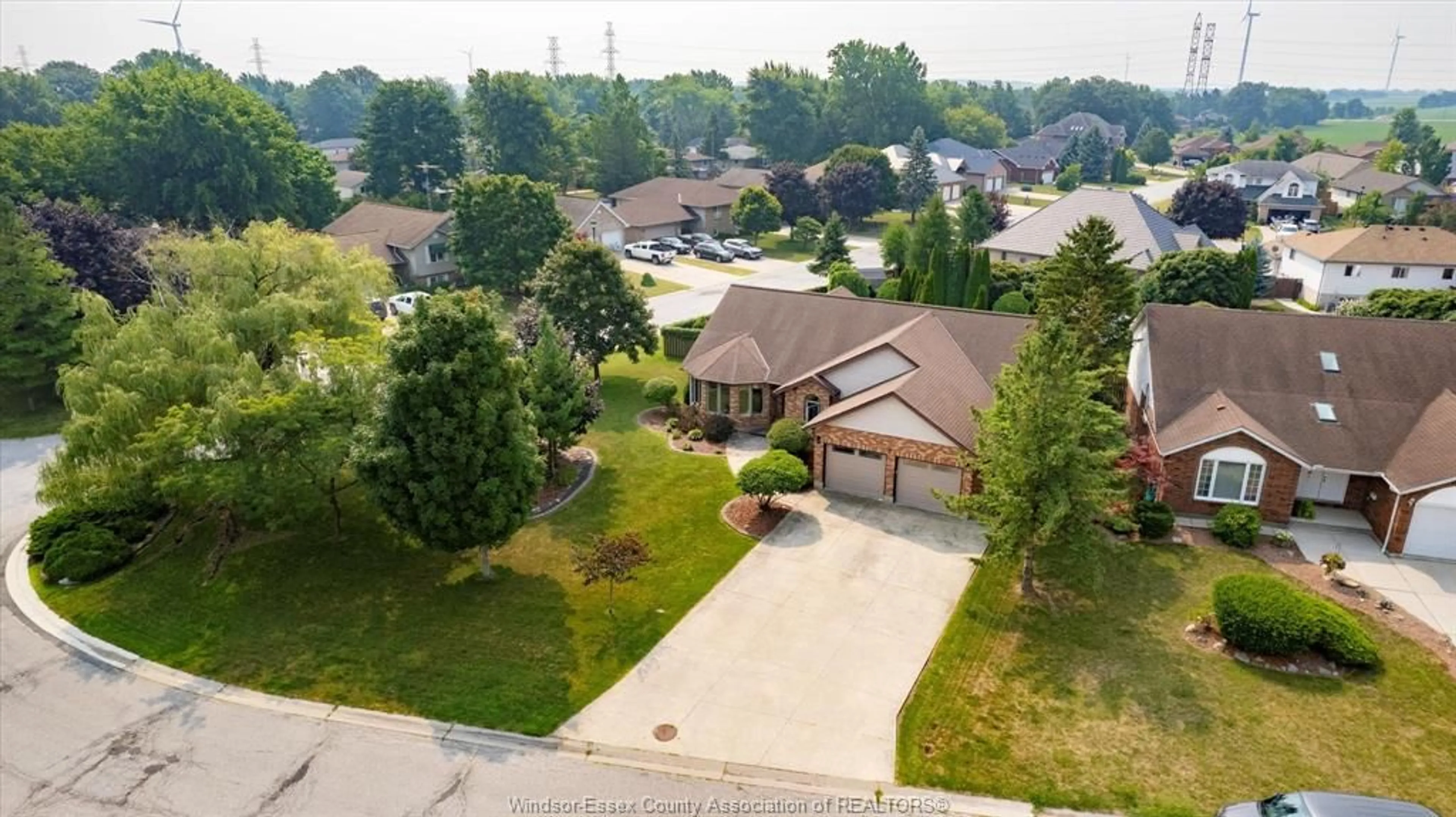 A pic from outside/outdoor area/front of a property/back of a property/a pic from drone, street for 27 ROSE Ave, Tilbury Ontario N0P 2L0